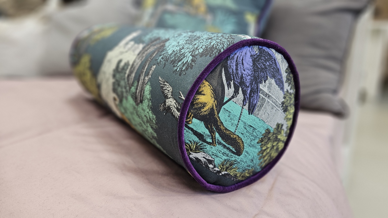 Dekoratyvinė cilindro formos pagalvė Grand Versailles Green