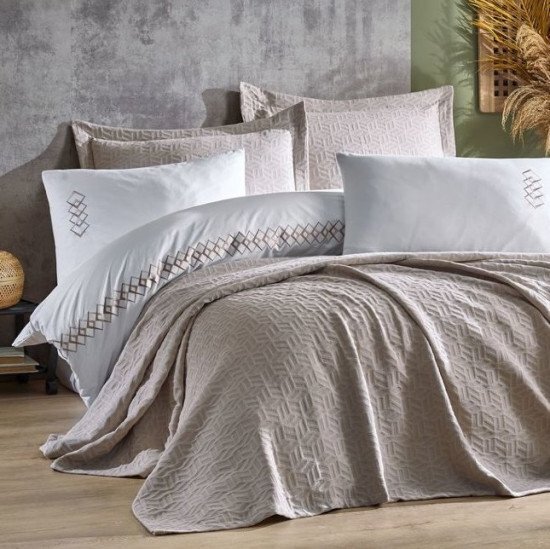 Lovatiesė su pagalvių užvalkalais LARRISA Beige 240x260 cm