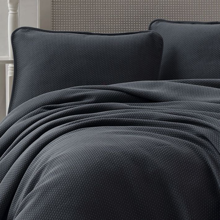 Lovatiesė su pagalvių užvalkalais LIV Black 240x260 cm