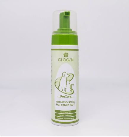 Sausas šunų ir kačių šampūnas su pantenoliu