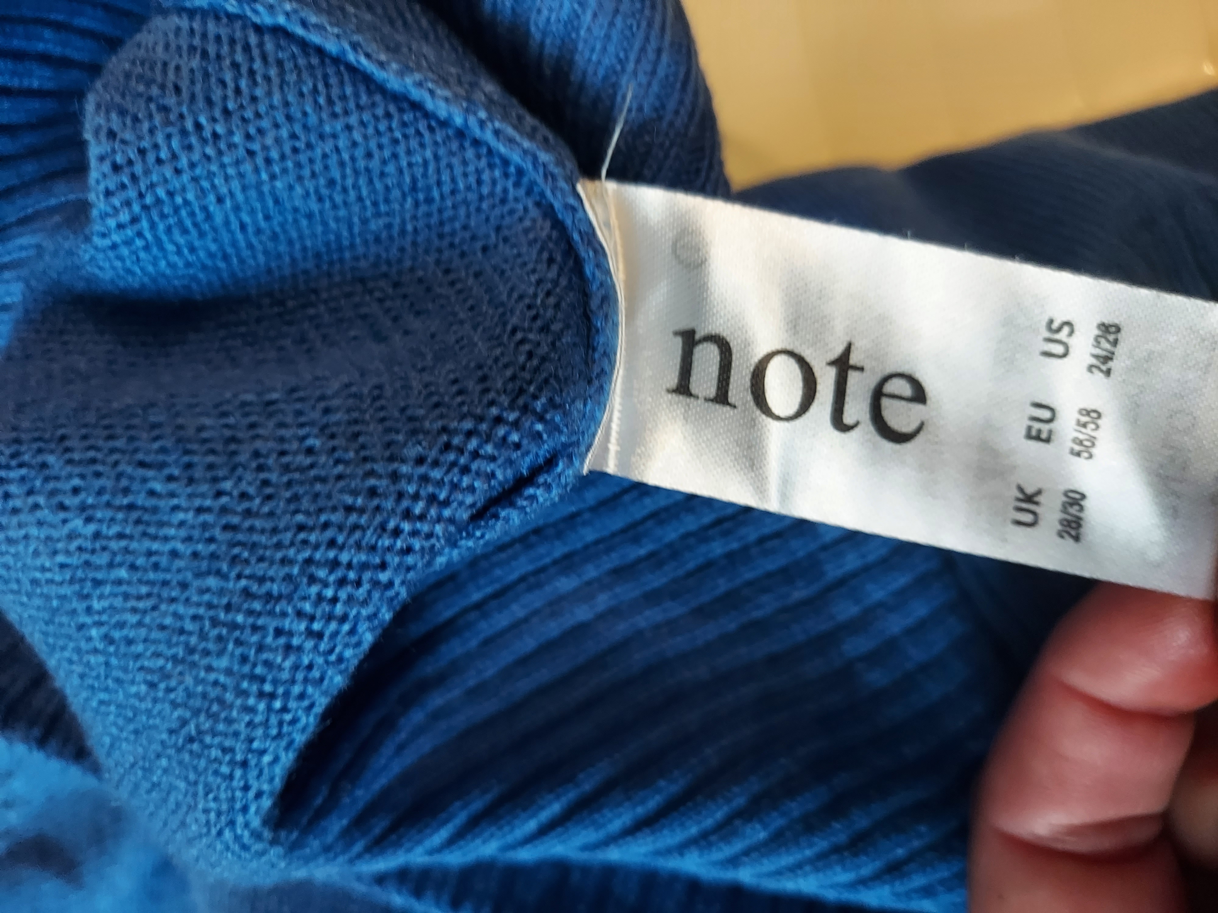 Note blue sweater 3/4 sleeves size 28/30