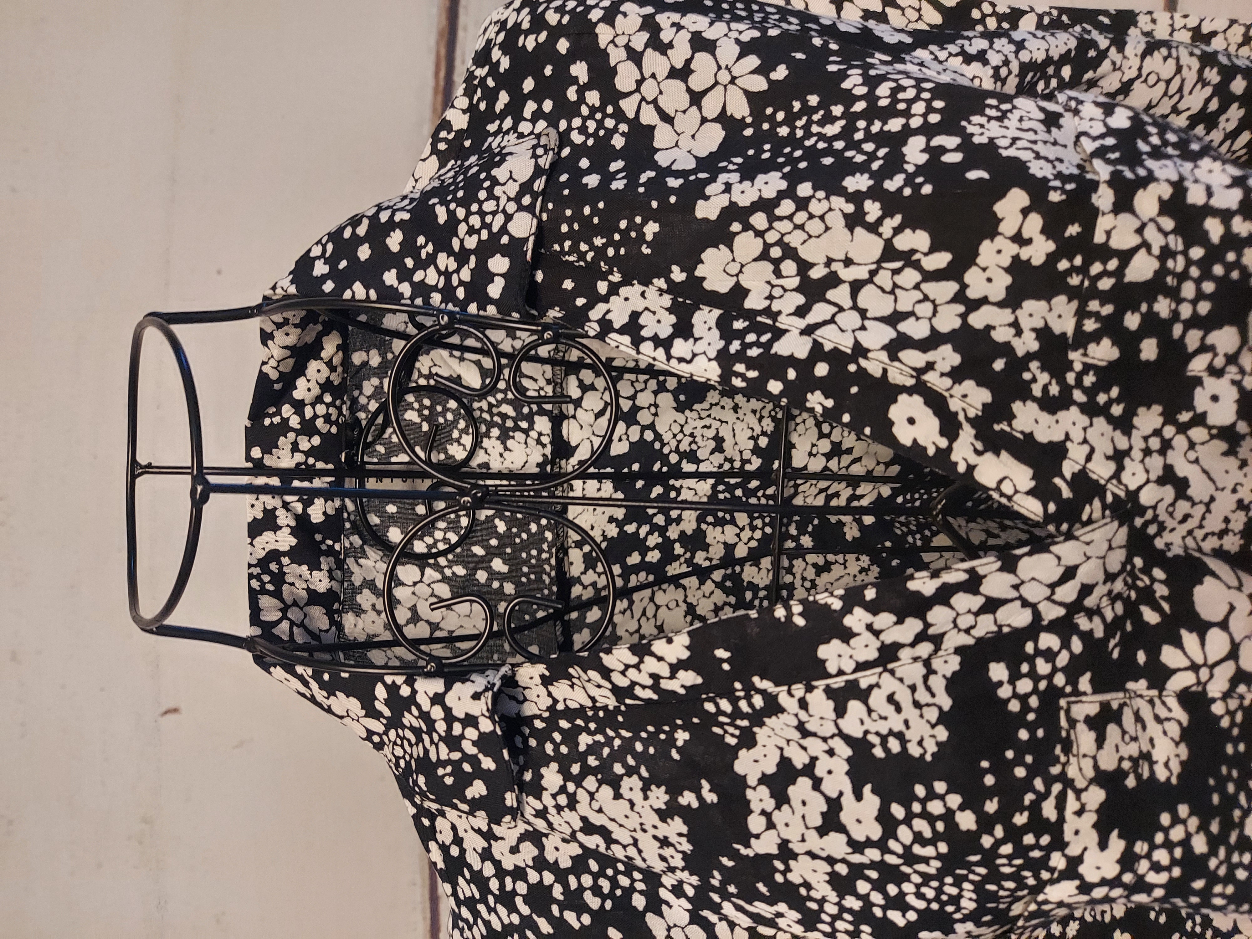 Intuition black & white blouse size 8/10