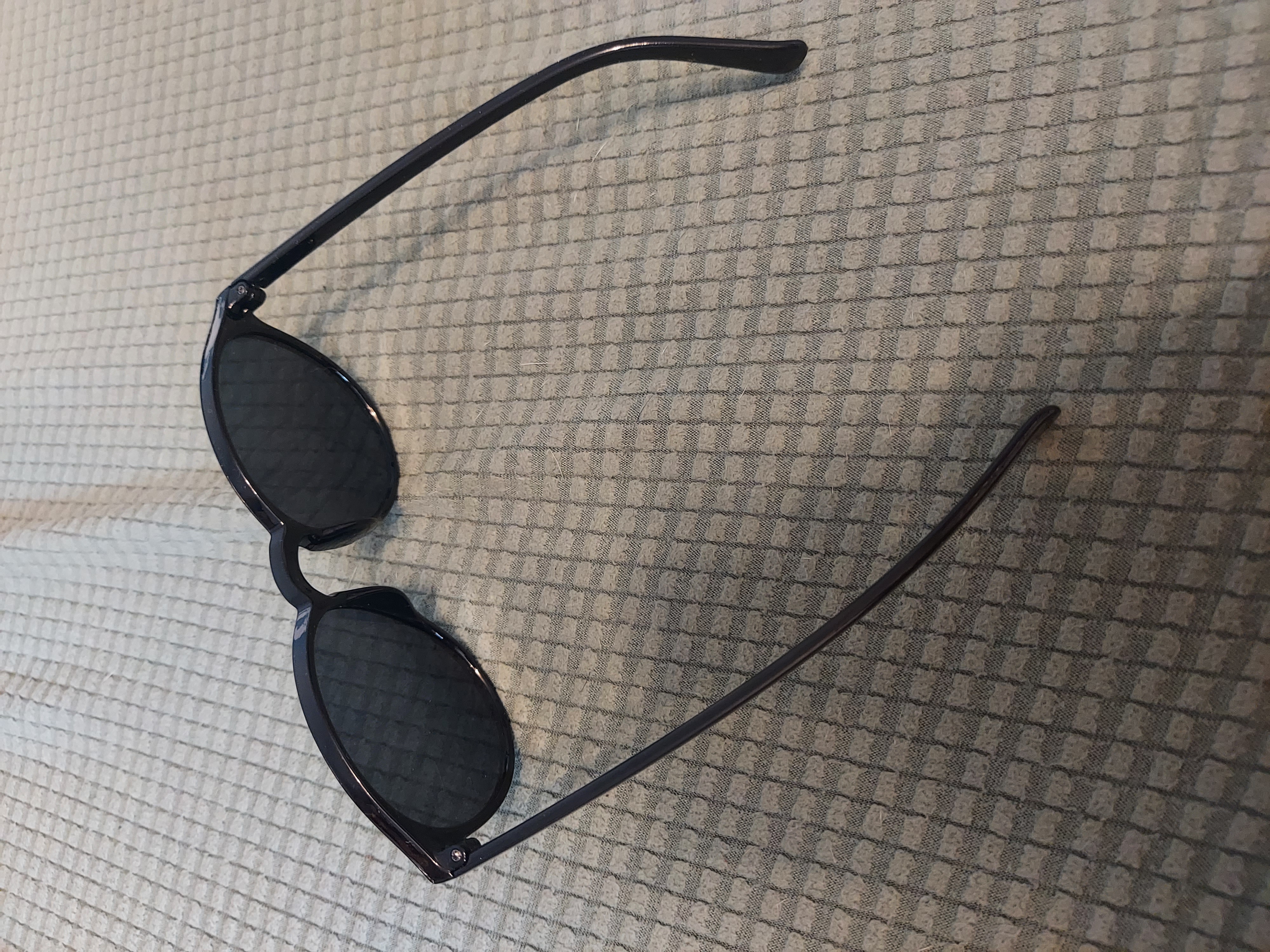 Unbranded black sunglasses 