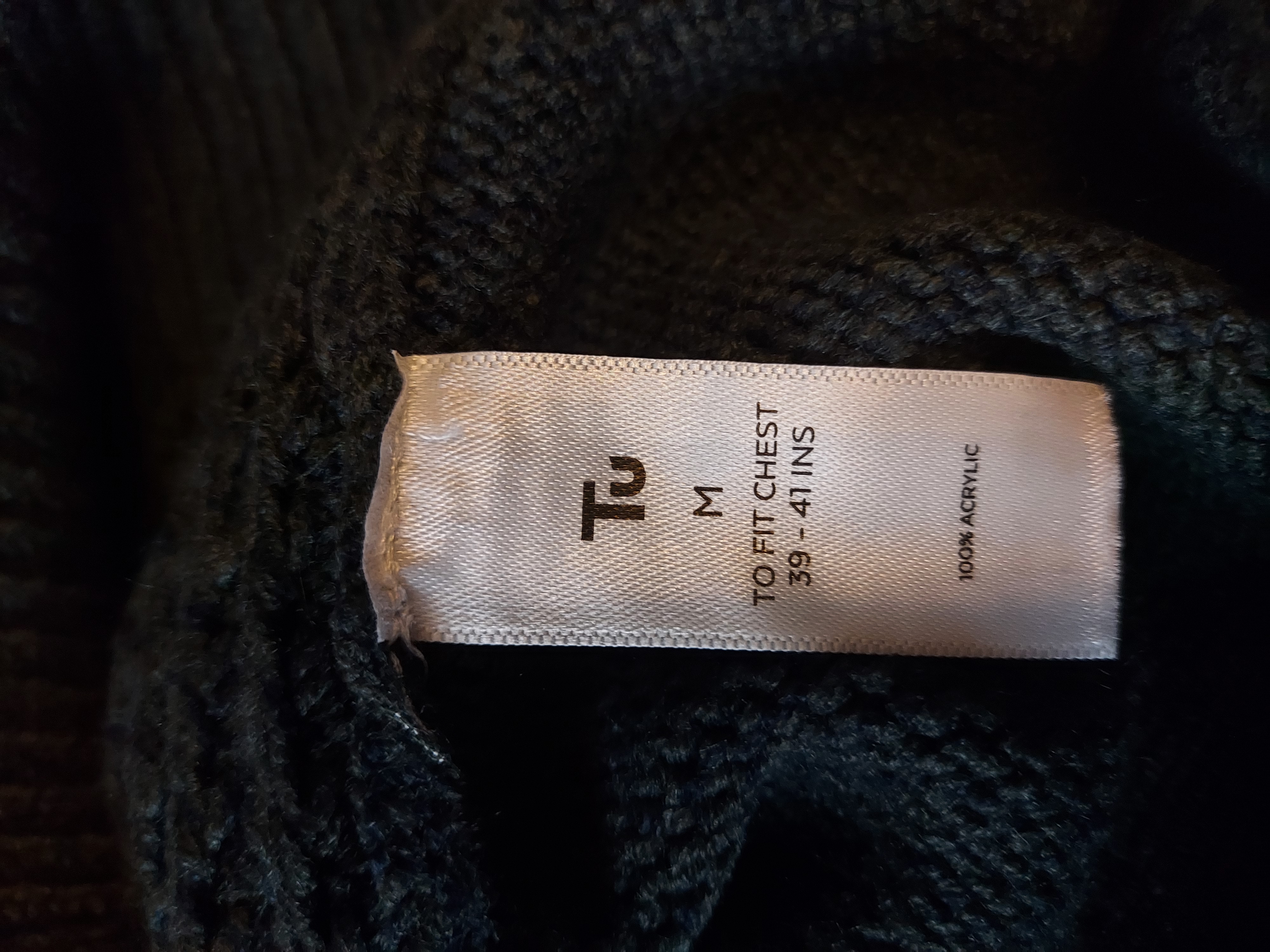 Tu dark green pullover size M
