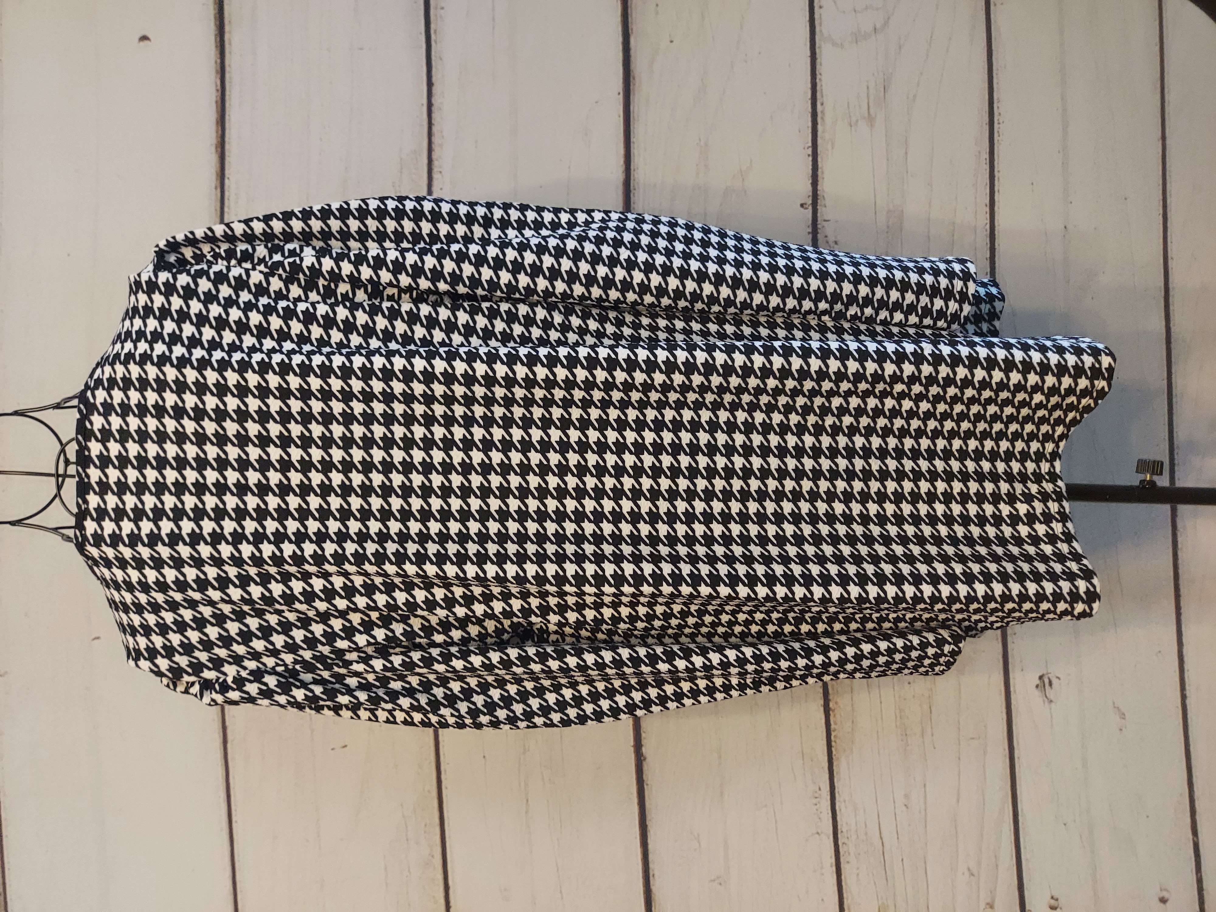 Shein black and white set skirt + blazer size L