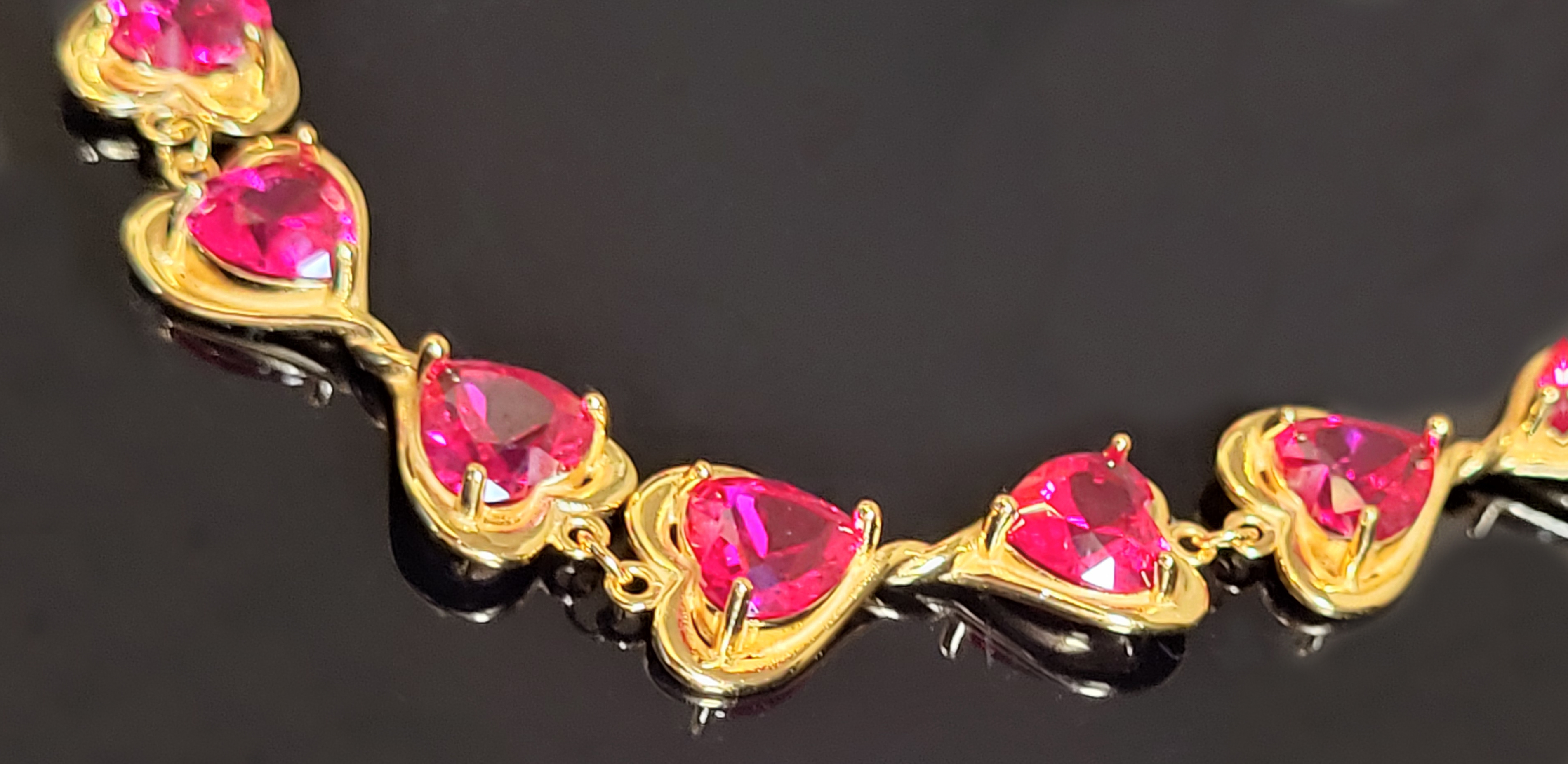 Bracelet symbole d'amour éternel en argent sterling 925 sublimé par 12 rubis de 17 carats Eternal Love Knot