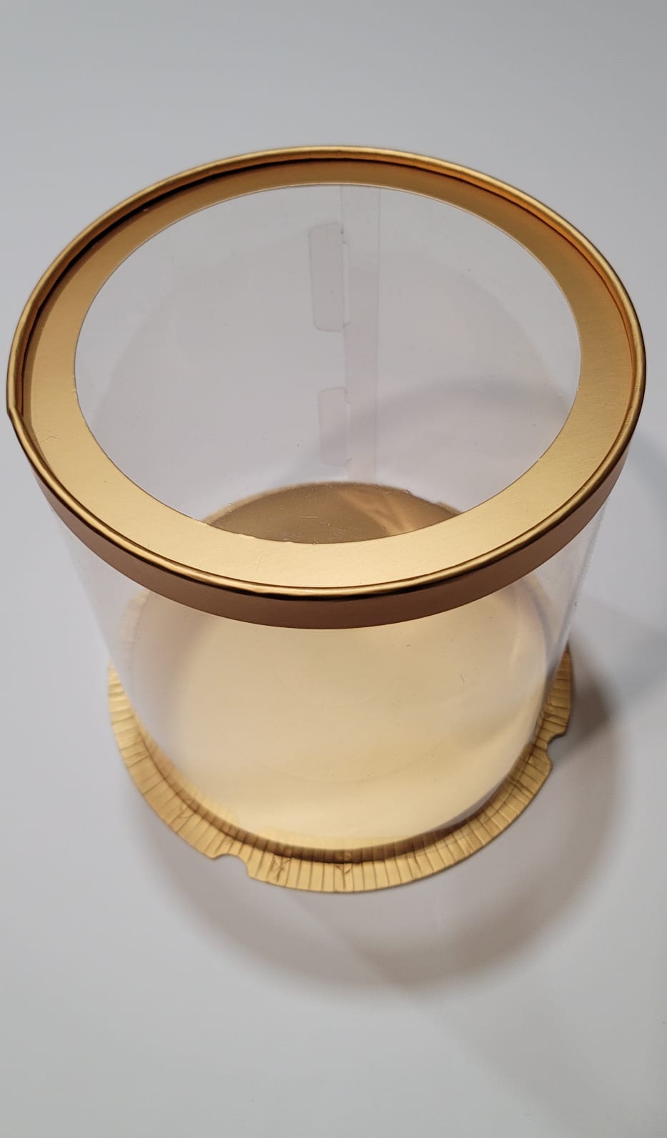 Set of 8.5 inch x 9 inch round clear cake box with clear lid plus free ribbon