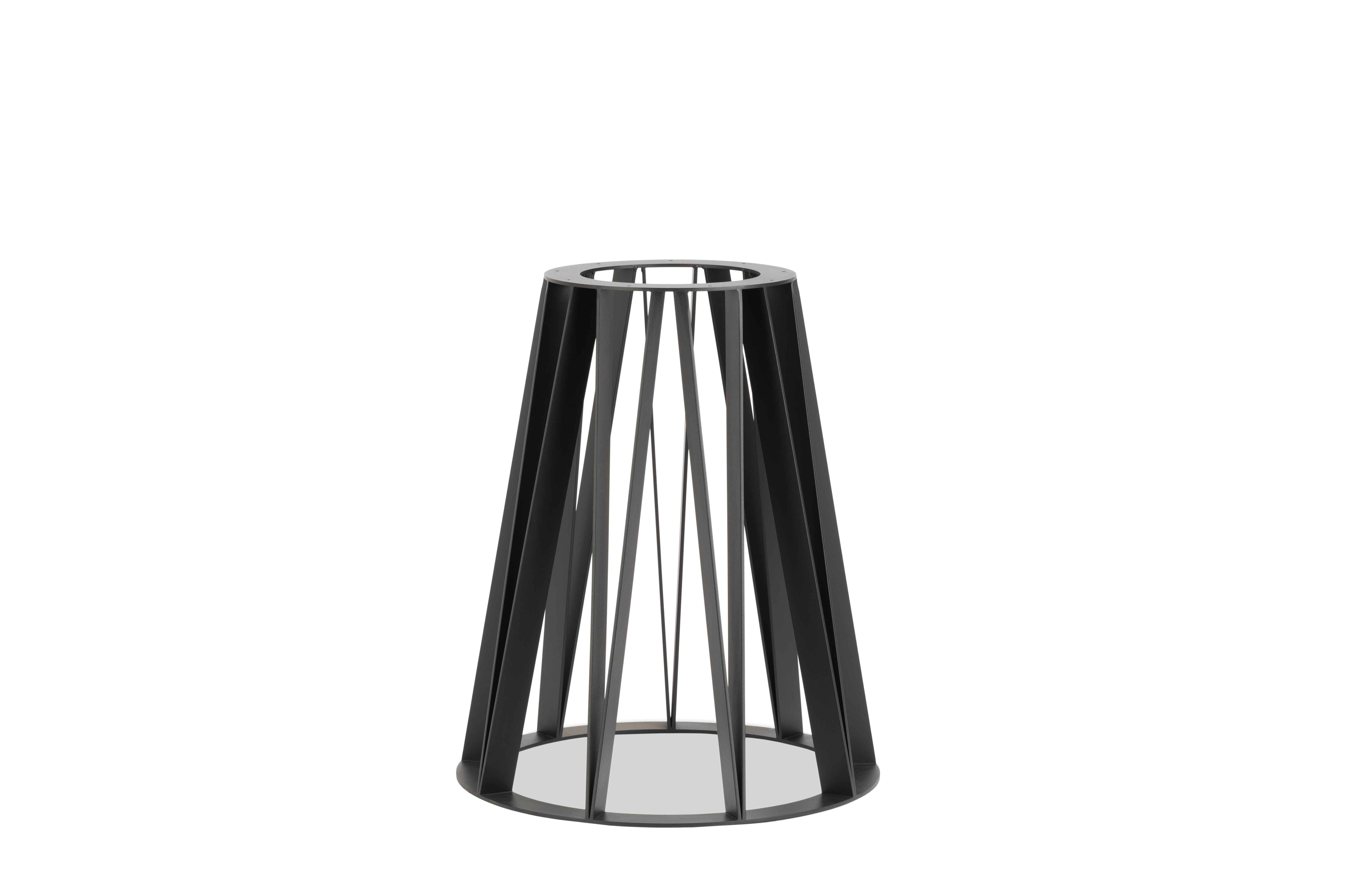 Dining Table Gravis
