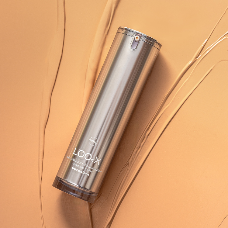 LOOkX Silky touch foundation Porcelain spf15