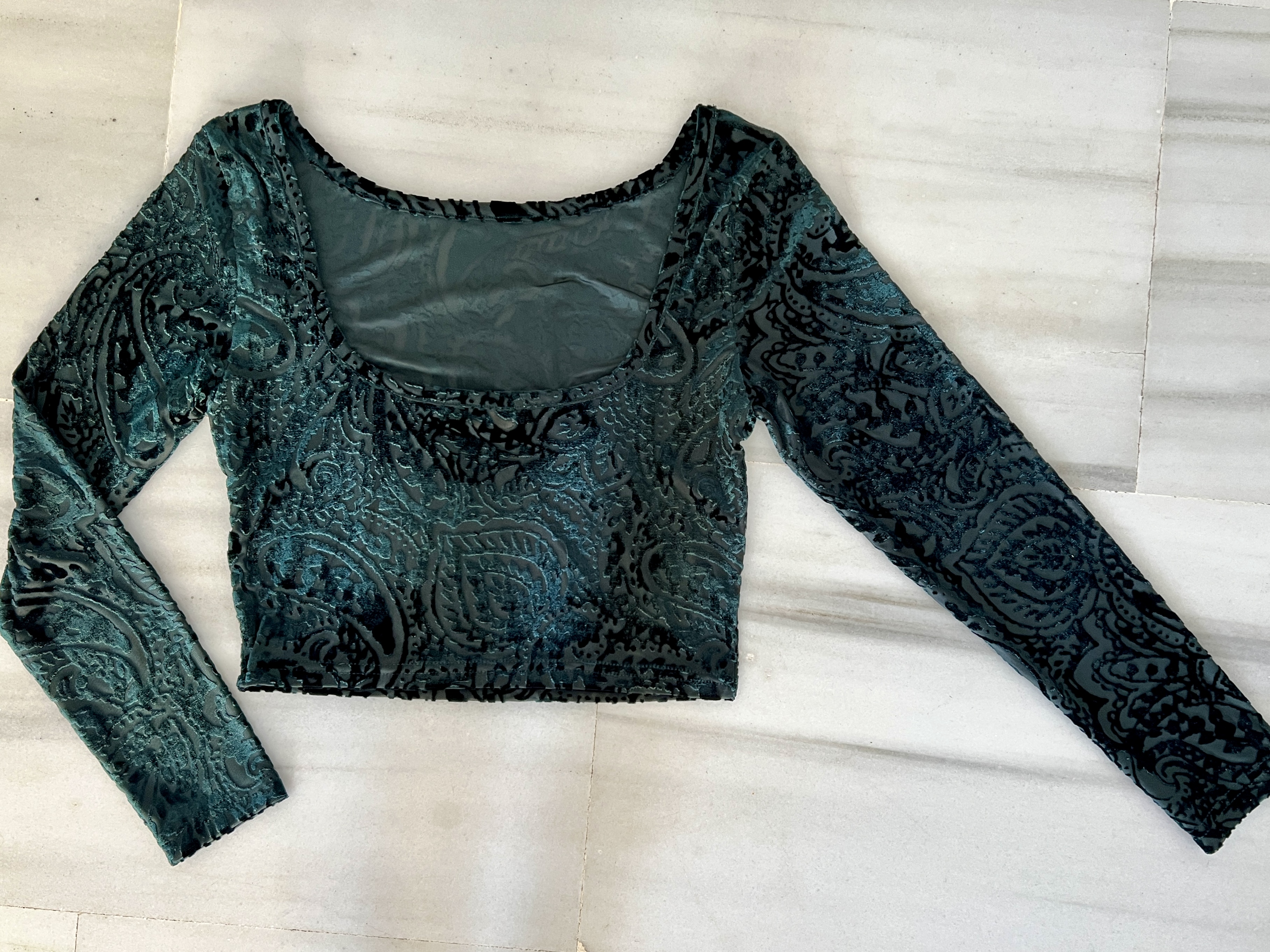 Crop Top Elegante Hecho a Mano