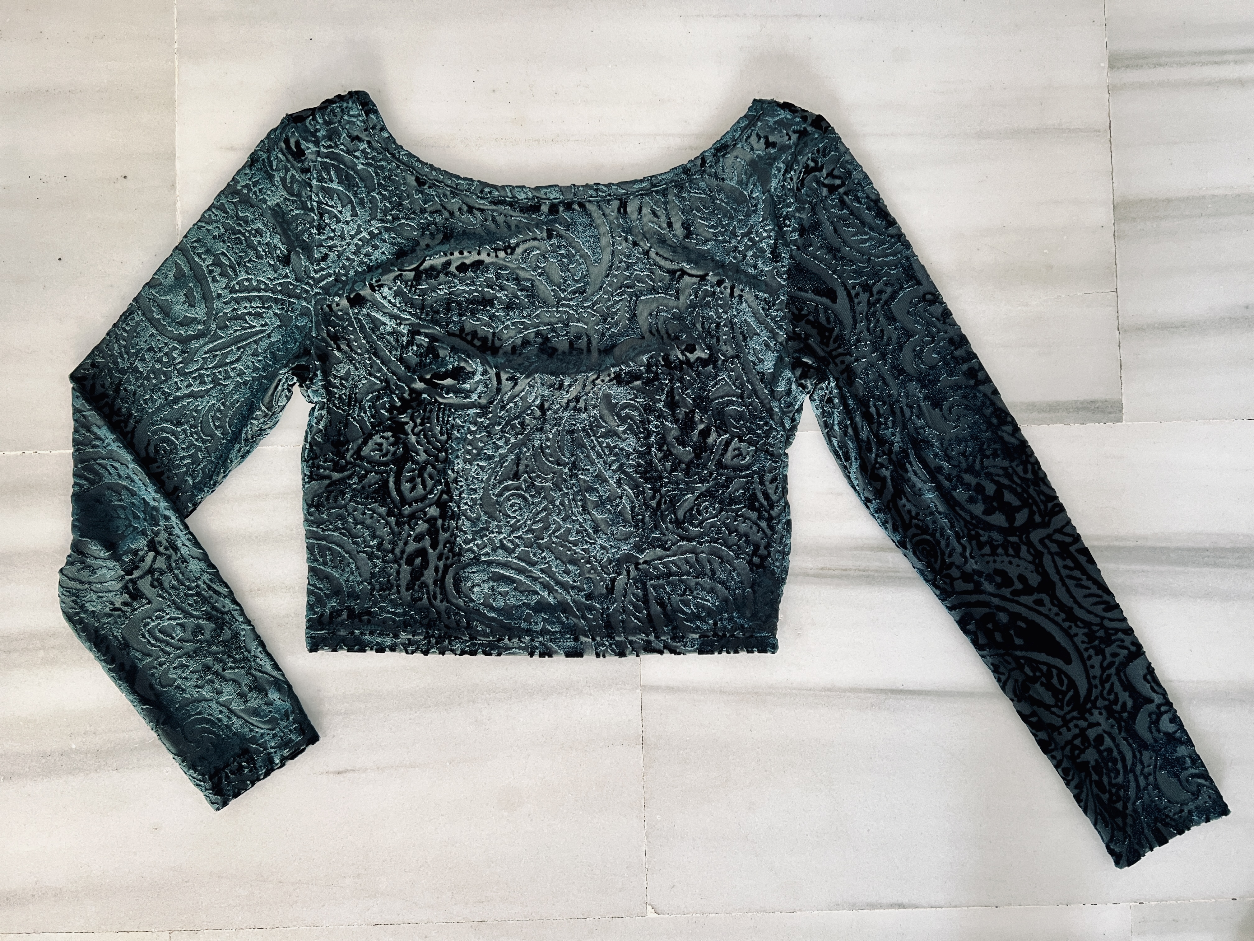 Crop Top Elegante Hecho a Mano