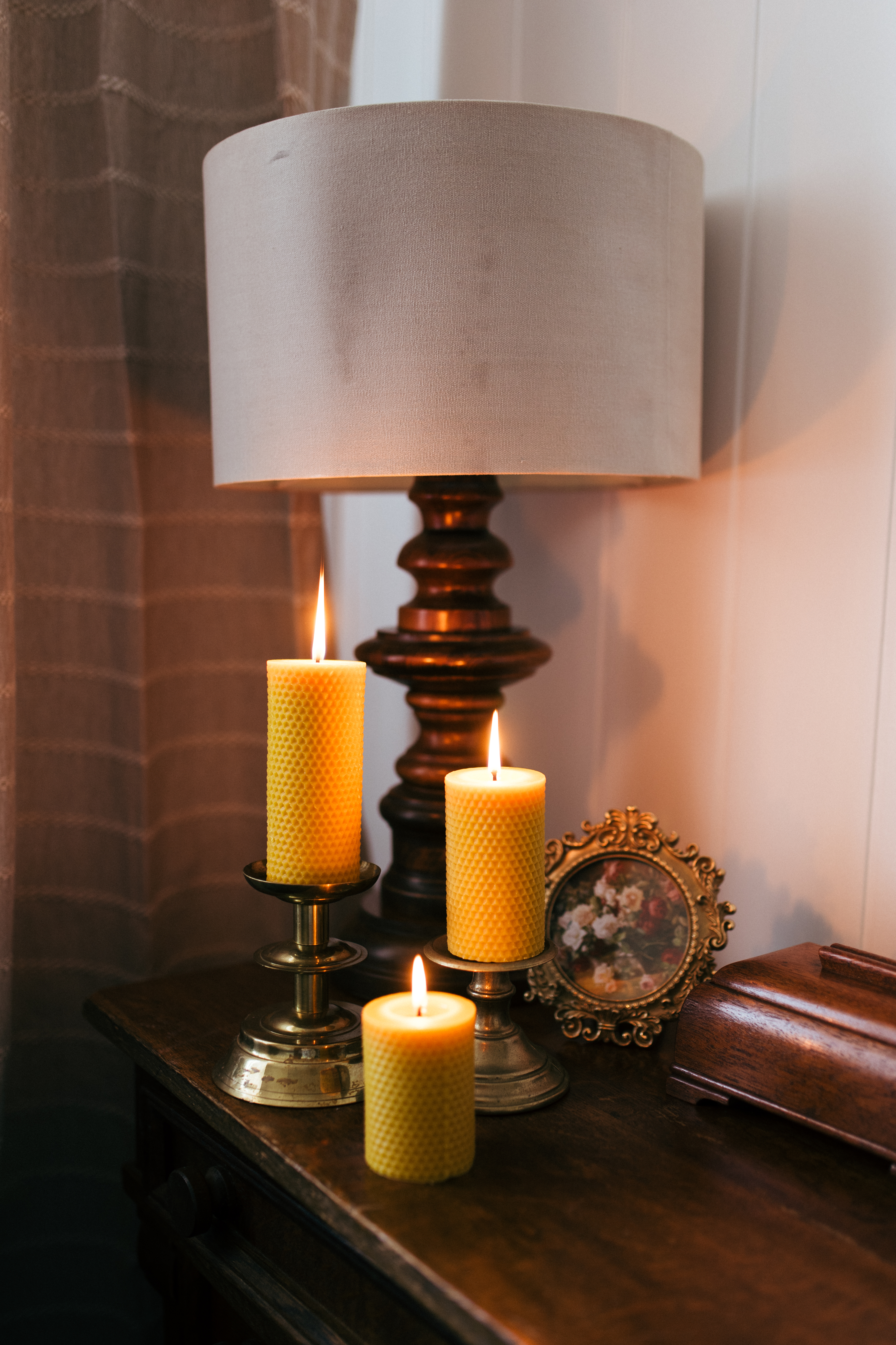 CYLINDRICAL CANDLES "HONEYCOMB"