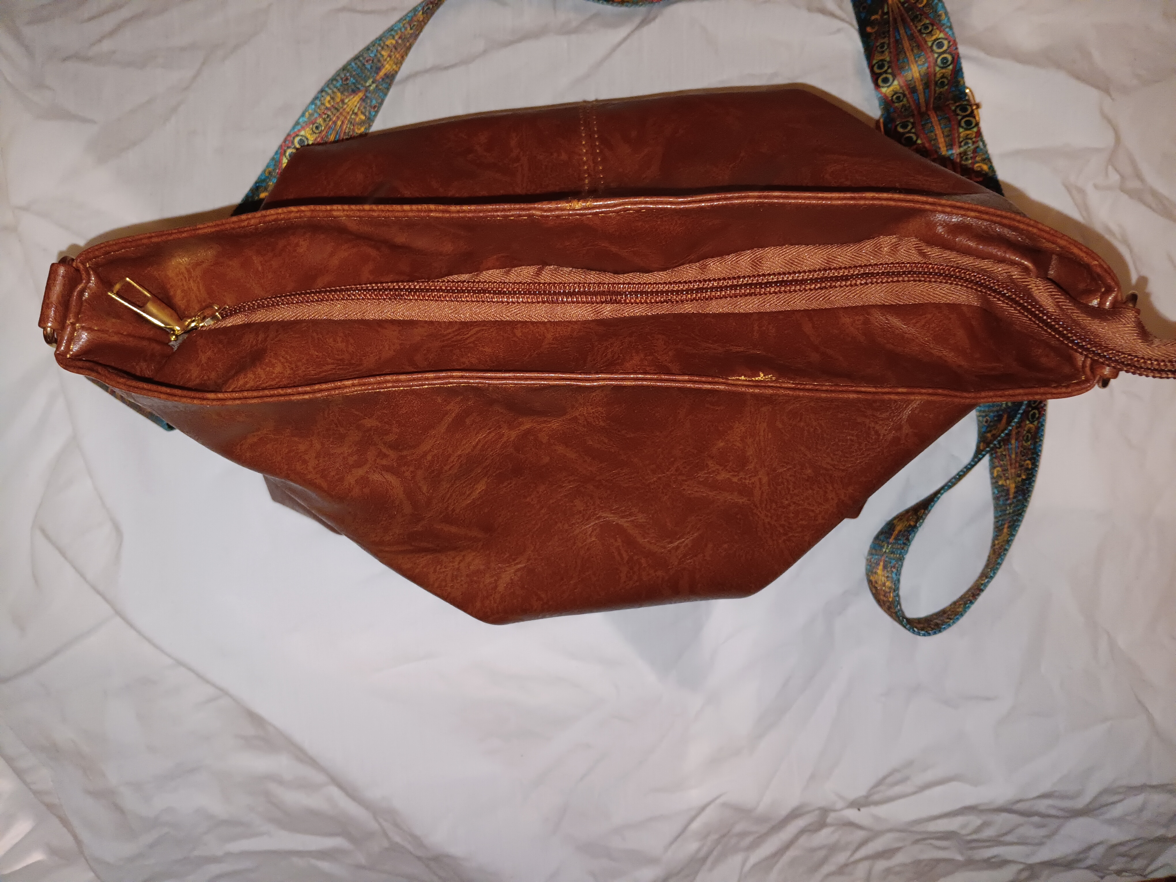 New!!! Pet Medaillon Ladies Handbags!!