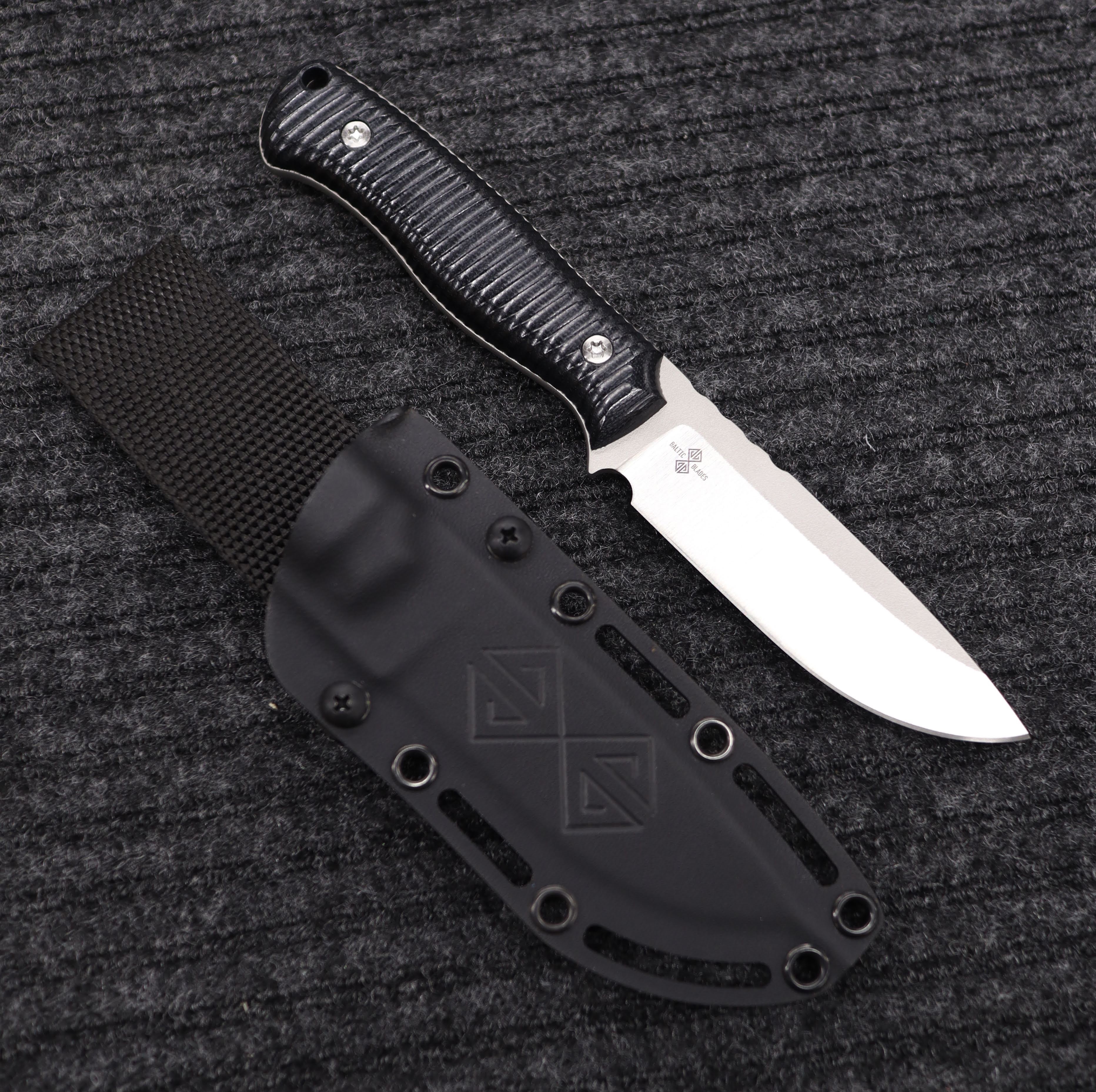 Varnas Black Canvas Micarta