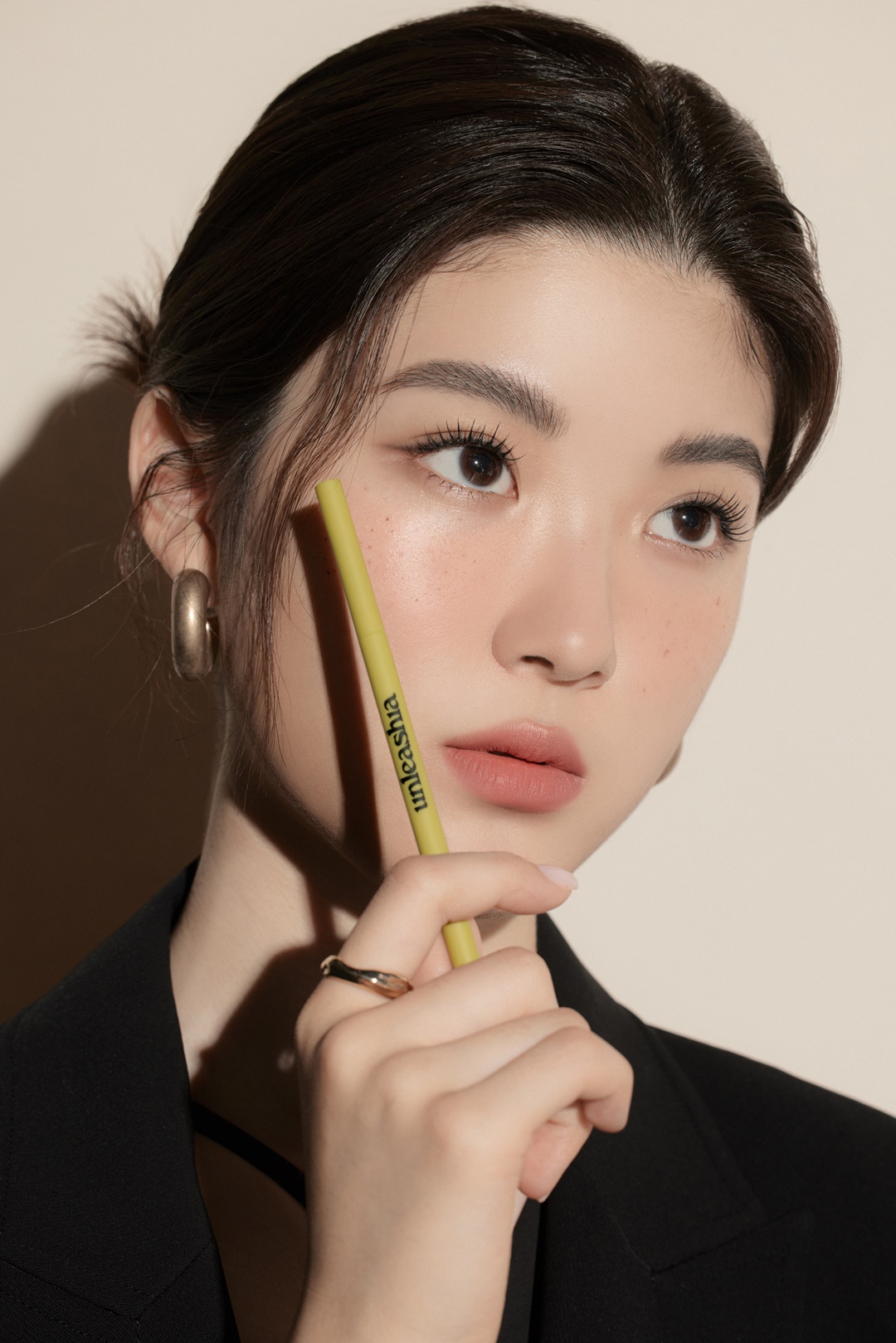 Unleashia Shaper Defining Eyebrowm Pencil