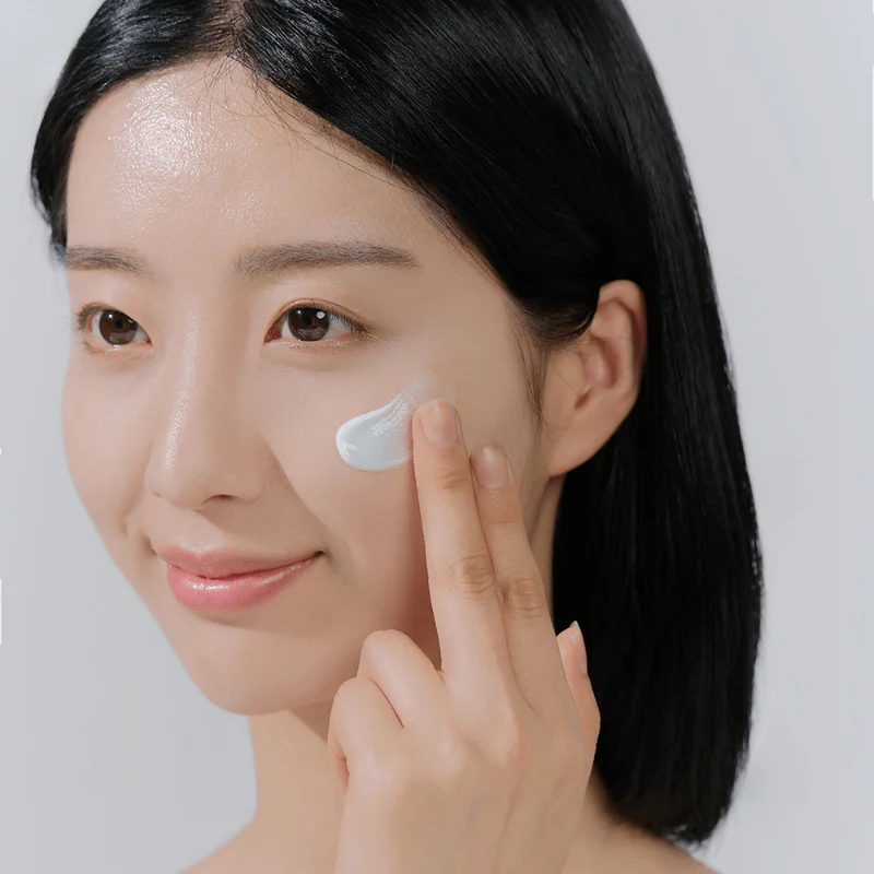 Skin1004 Madagascar Centella Hyalu-Cica Water-Fit Sun Serum 