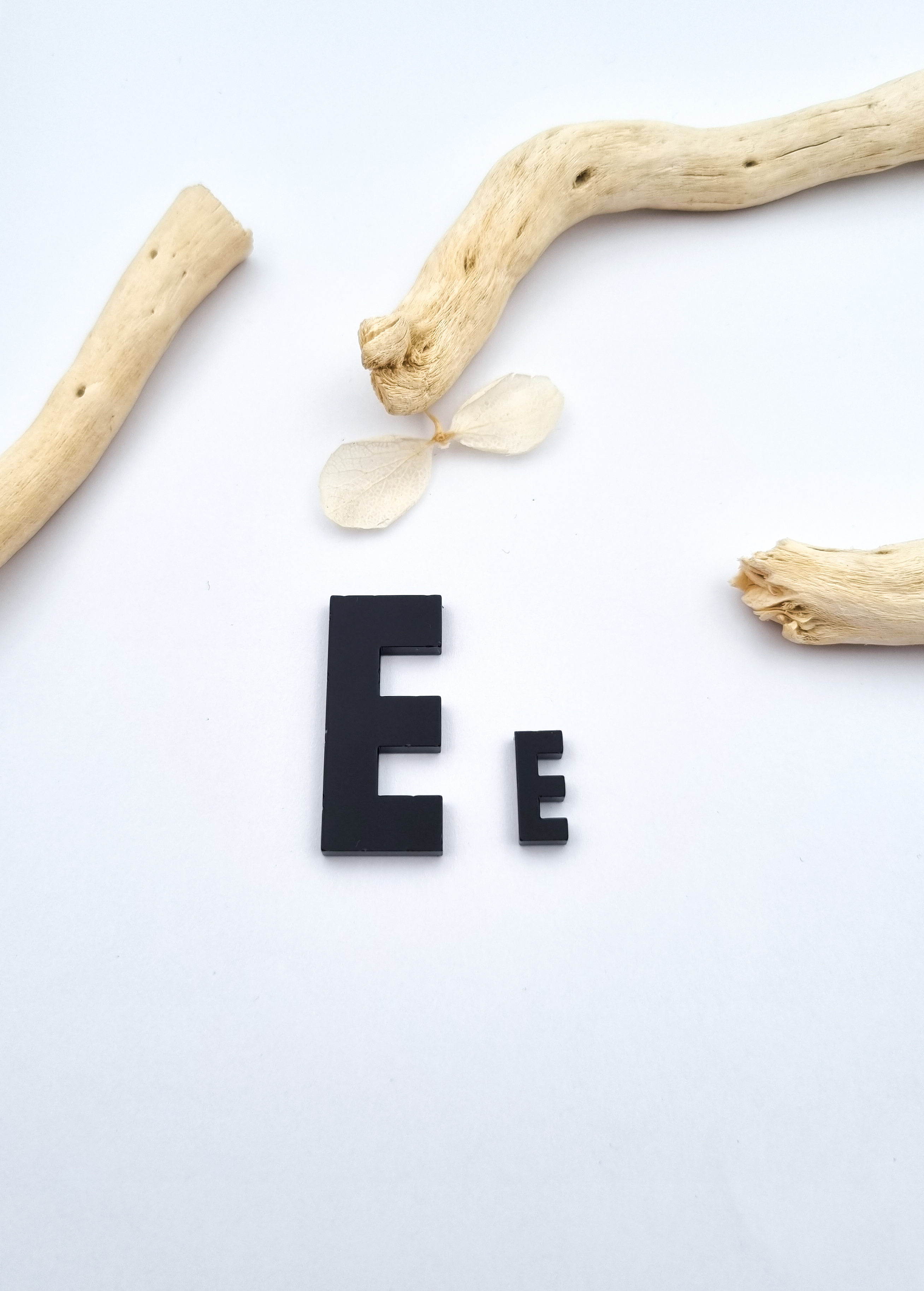 „E“