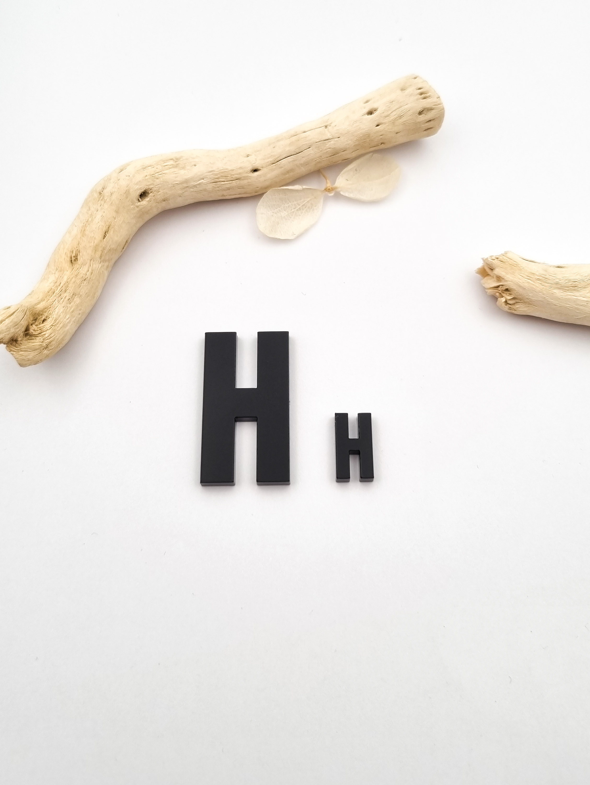„H“