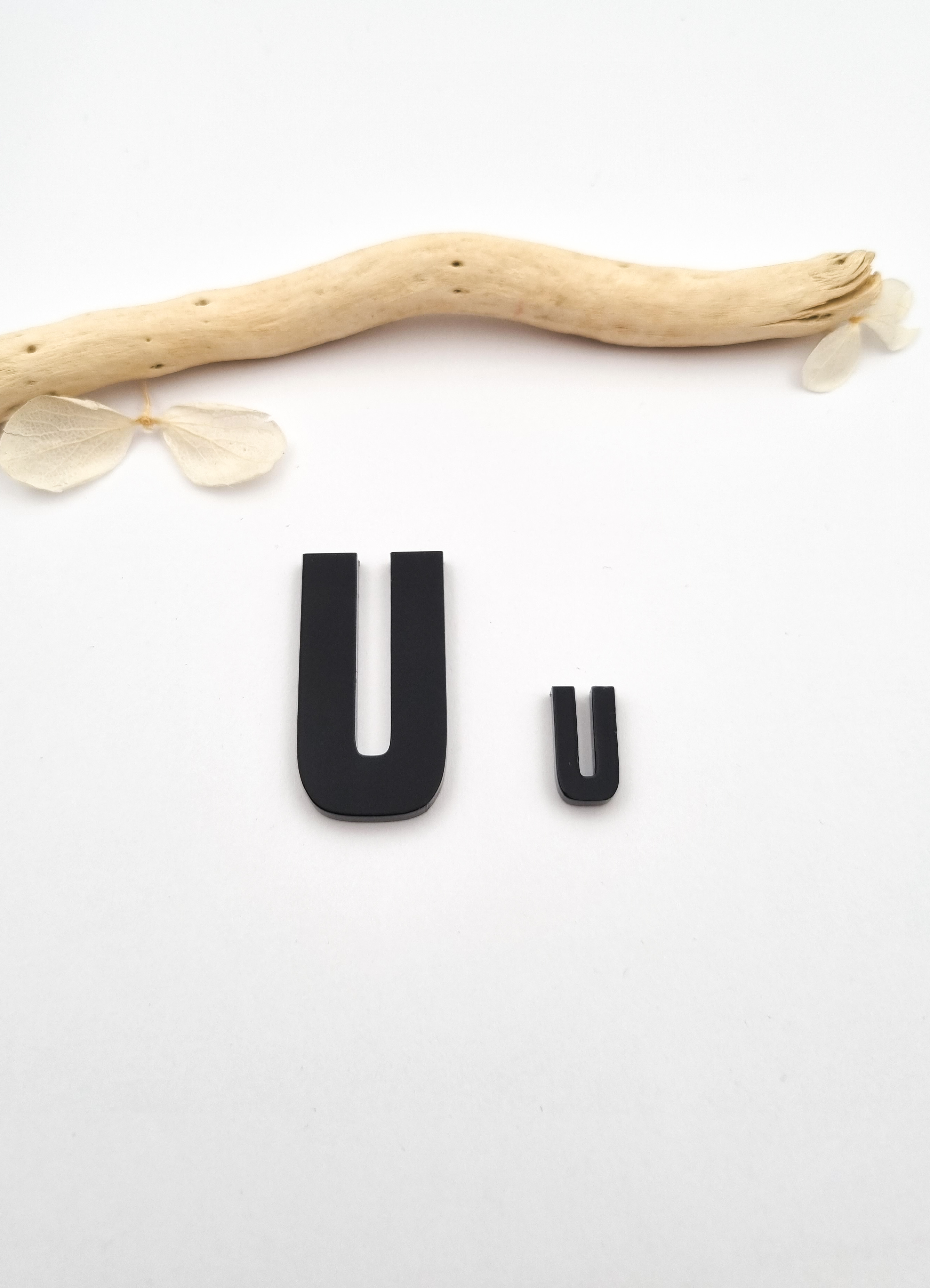 „U“