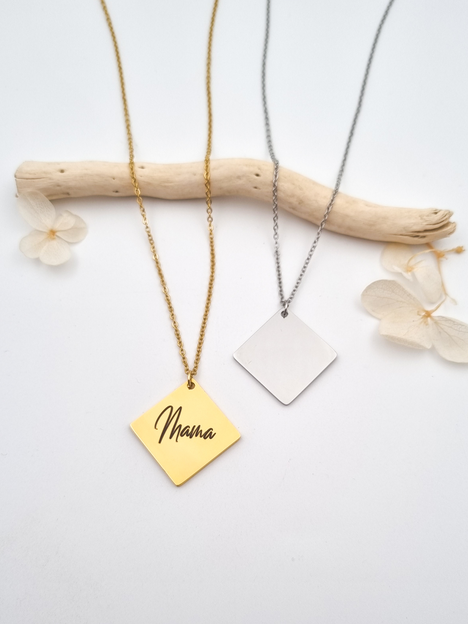 Kaklo pakabukas „Mama“