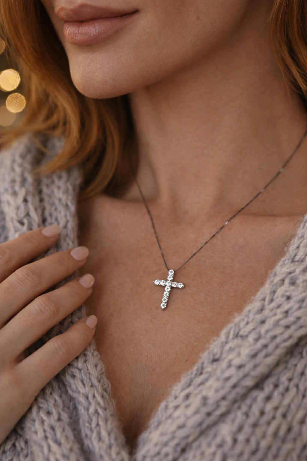 Grandinėlė su moisanito kryželiu