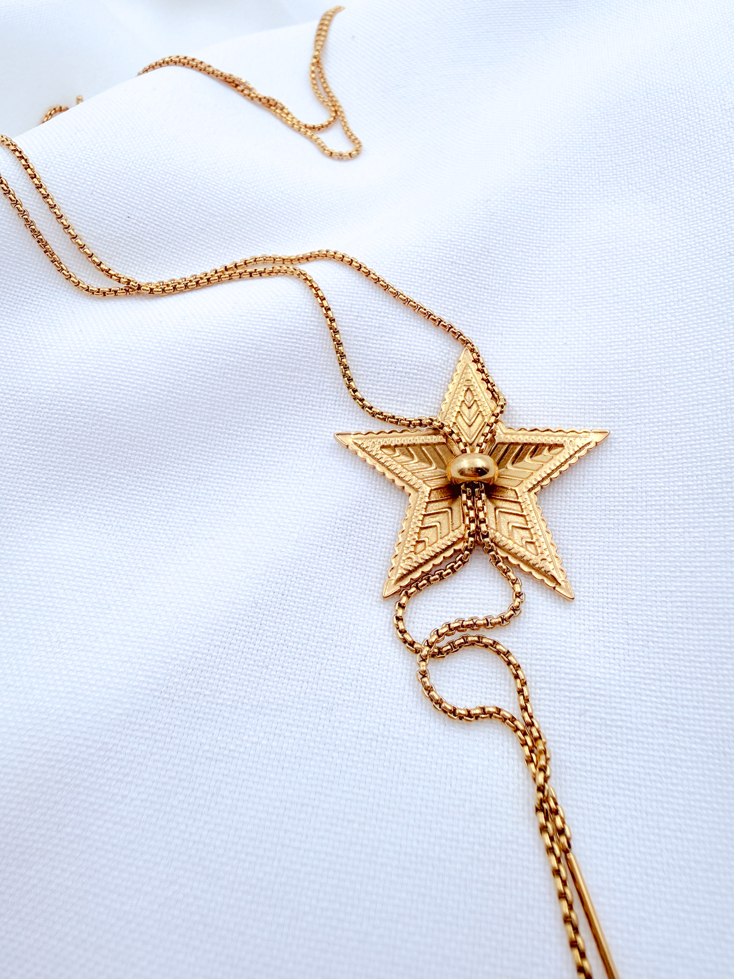 Ilgas kaklo papuošalas