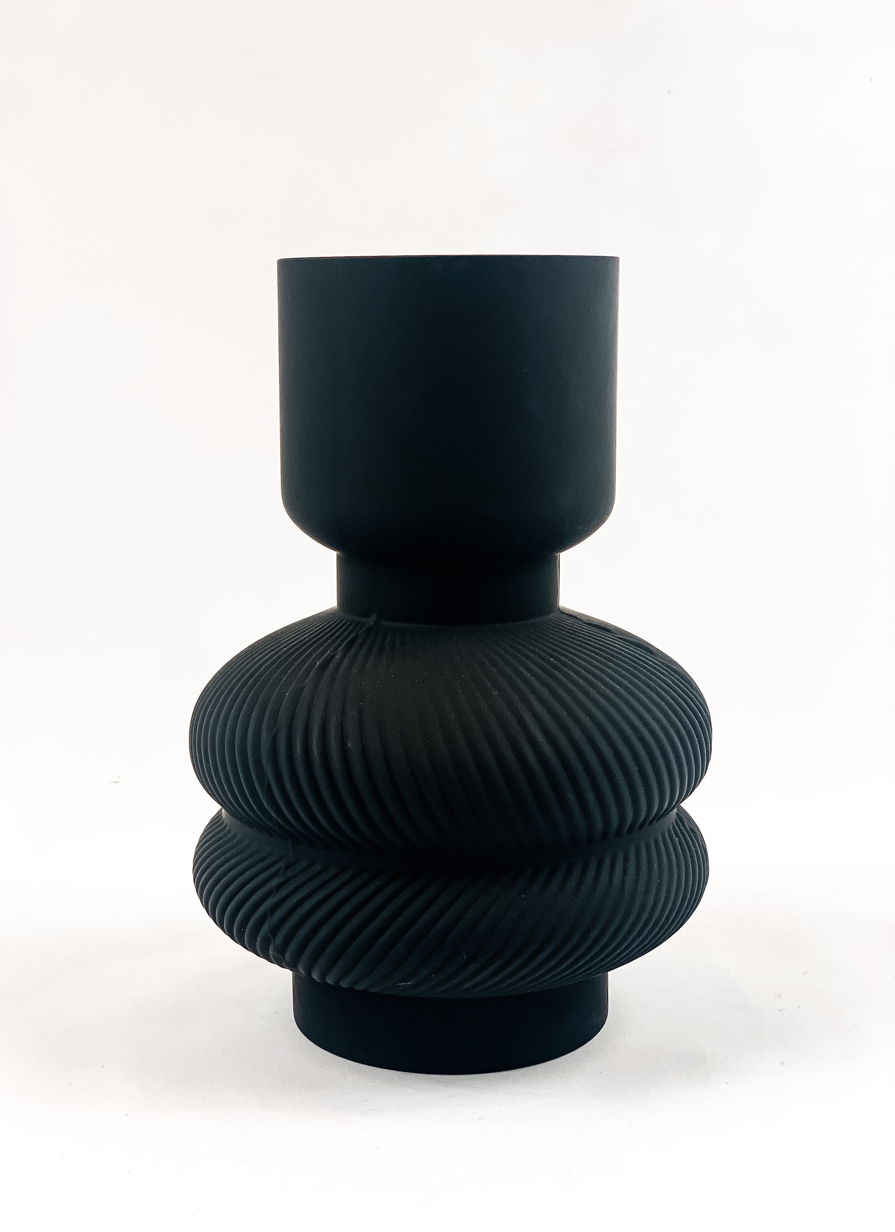 Juoda Matinė Stiklo Vaza 22 cm