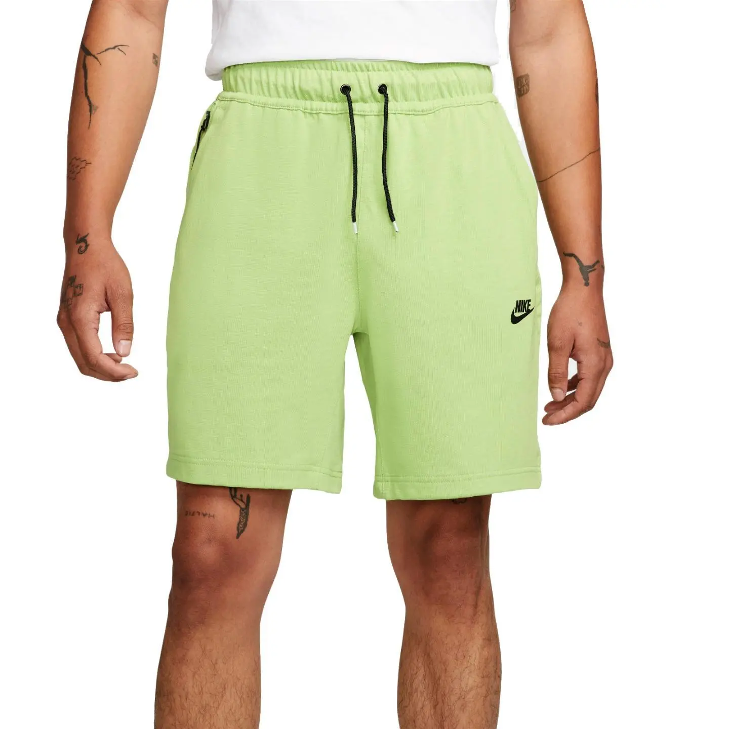 NIKE SPORTWEAR LIGHTWEIGHT KNIT SHORTS | VERDE