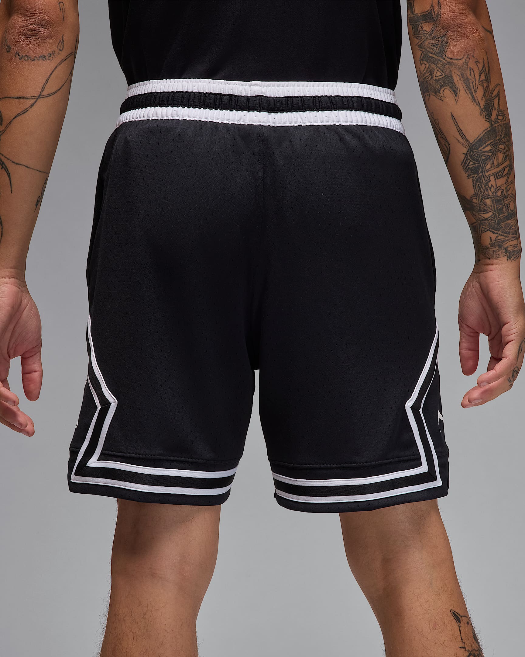 SHORT JORDAN DIAMOND NEGRO MALLA