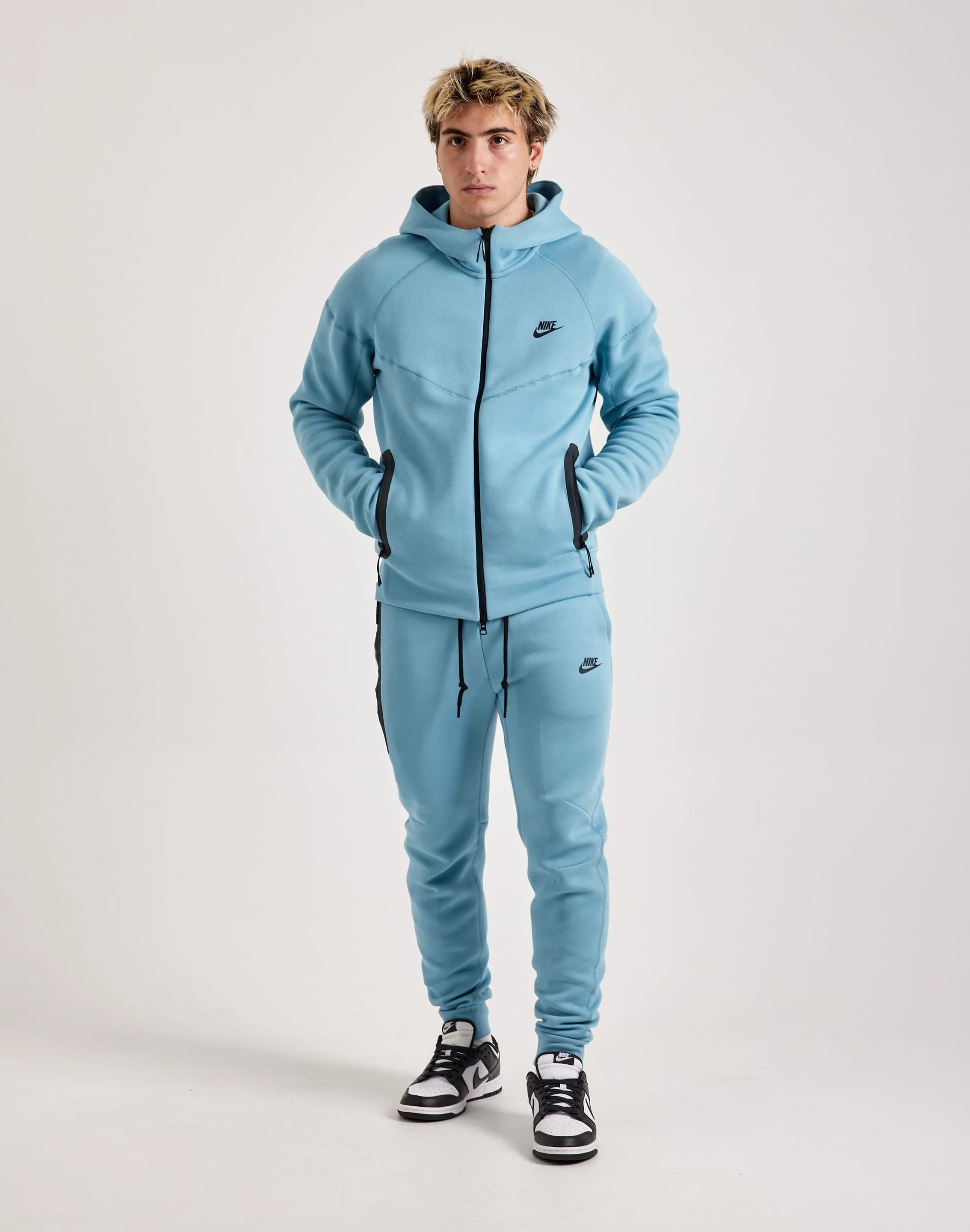 CONJUNTO NIKE TECH UNIVERSITY BLUE