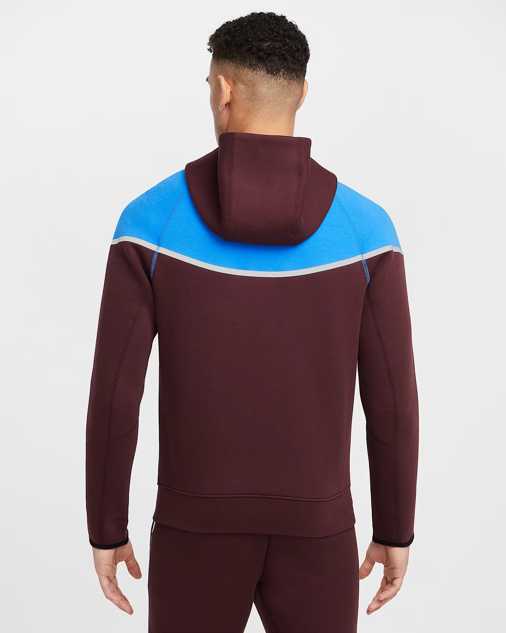 CASACA NIKE TECH 2026 REFLECTIVA
