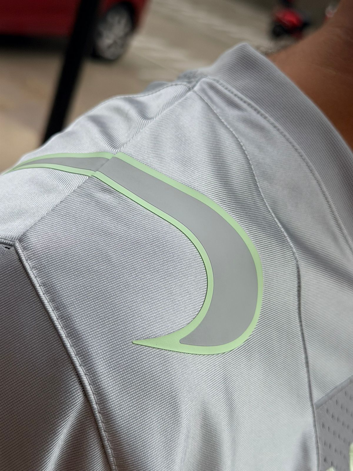 JERSEY NIKE SPORTWEAR GREY NEON