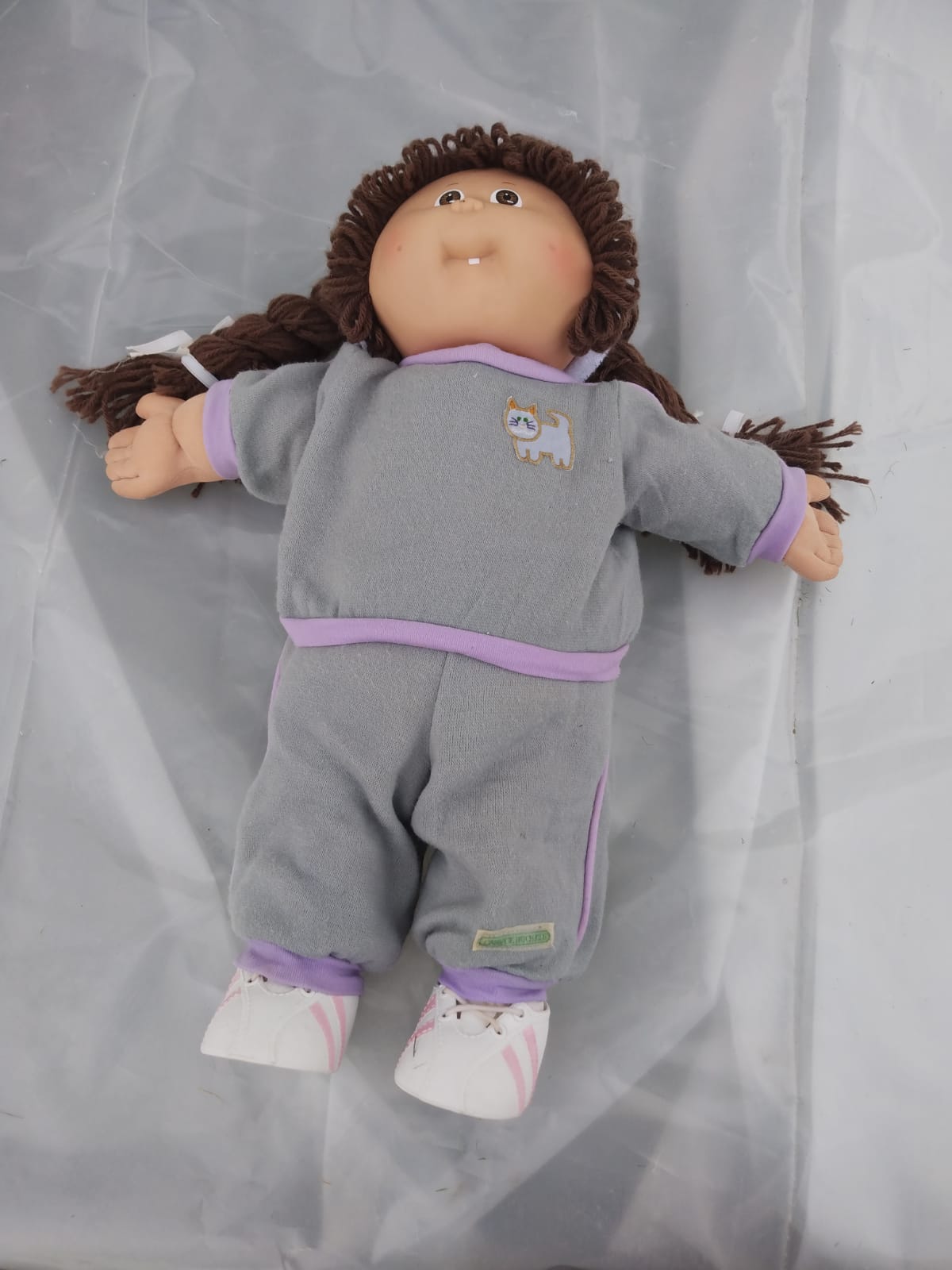 Cabbage patch doll: Signed on Left Hip