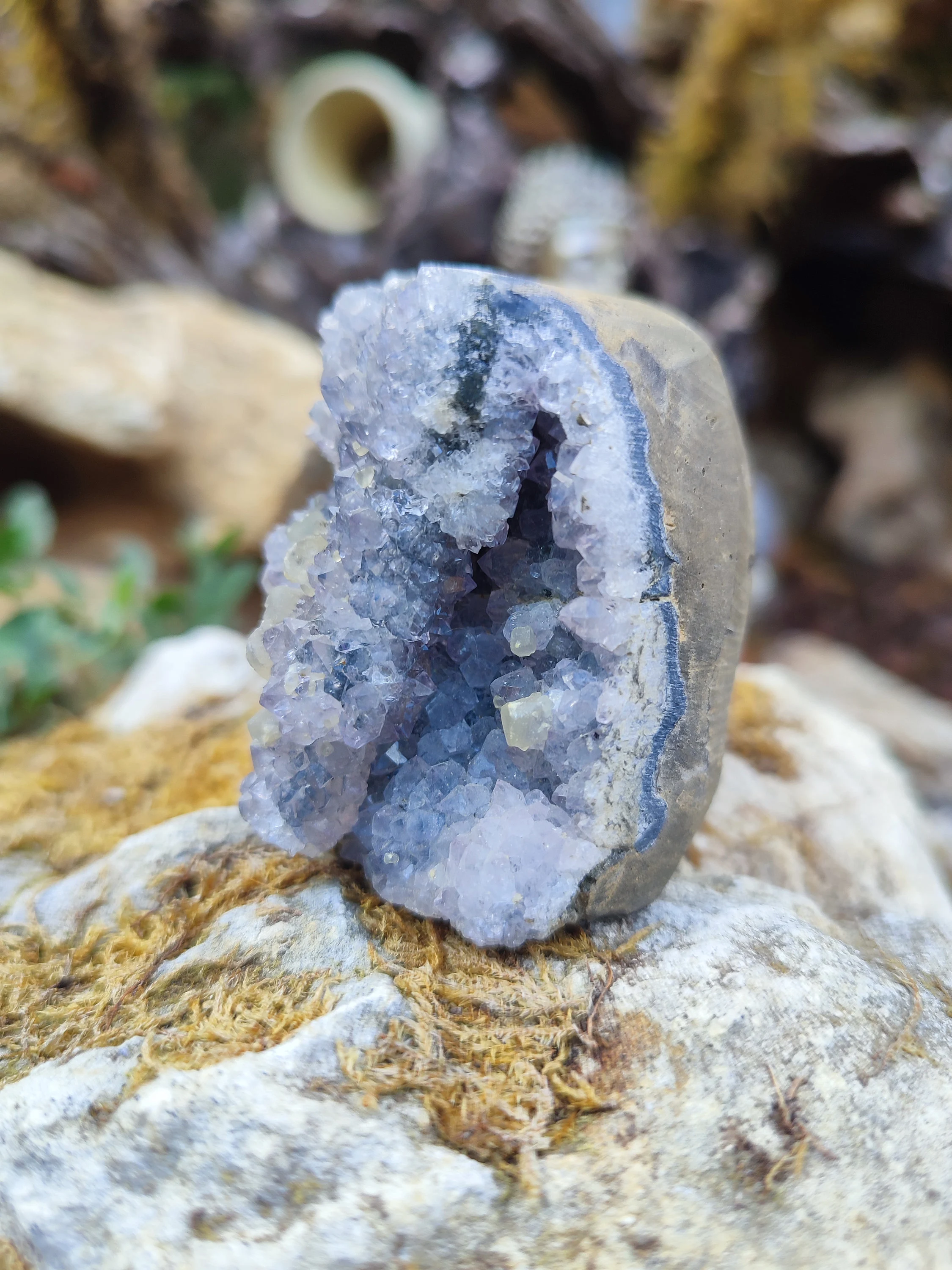Géode d'Améthyste avec calcite