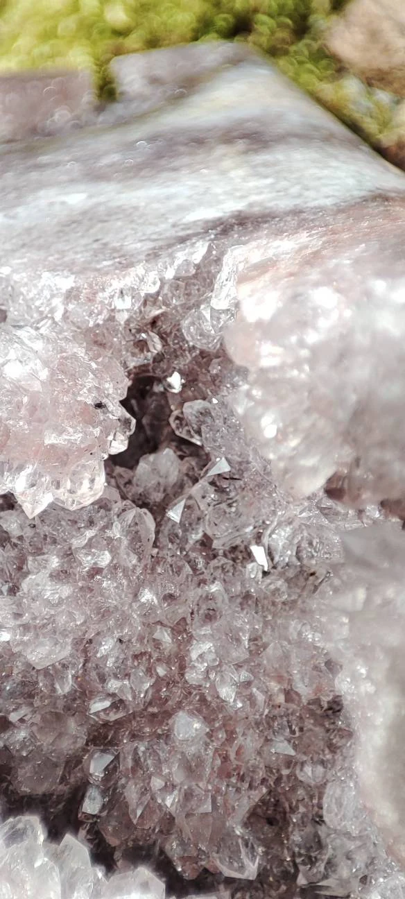 Forme libre d'Améthyste rose et d'Agate Fleur