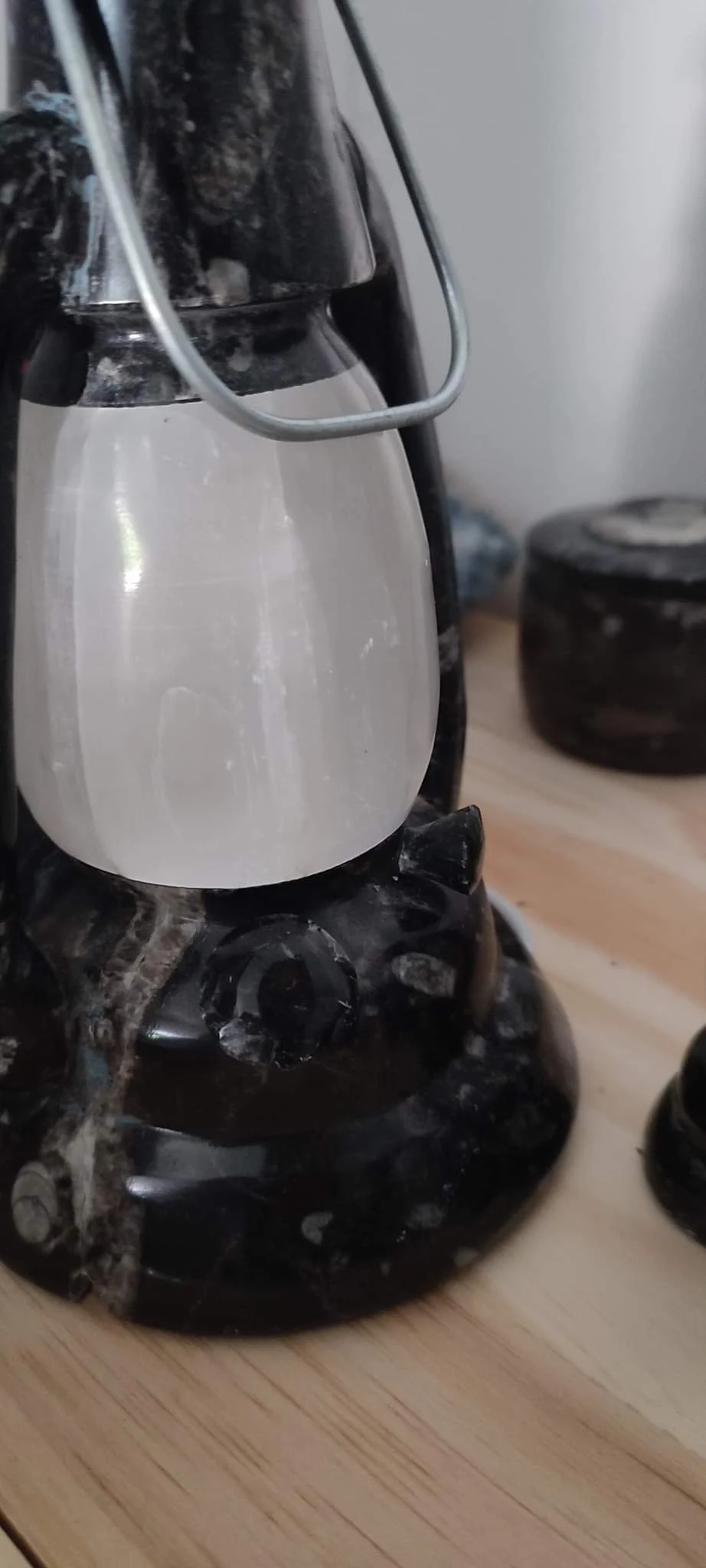 Lampe d'Orthocéras coeur de sélénite