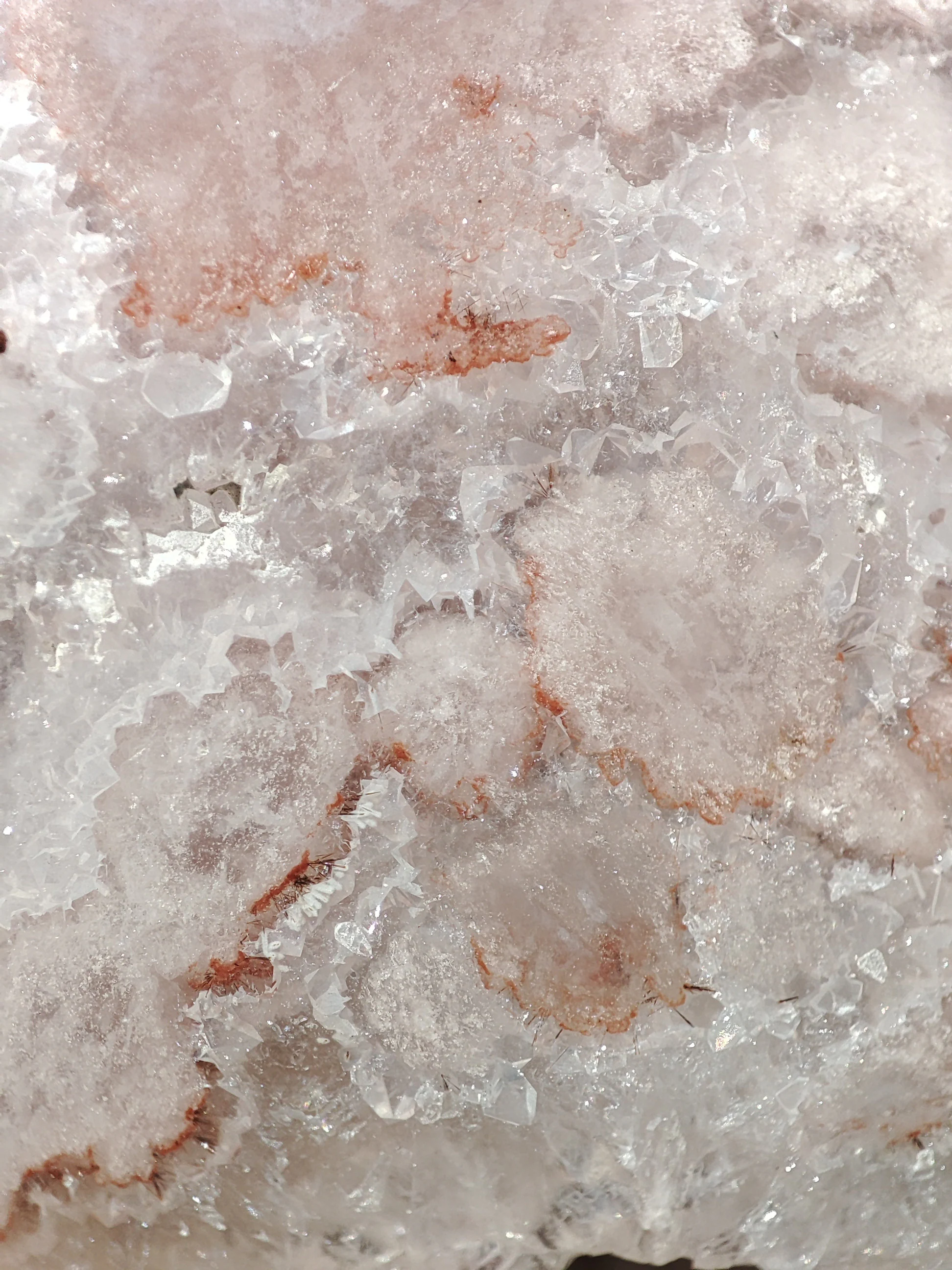 Forme libre d'Améthyste rose et d'Agate fleur
