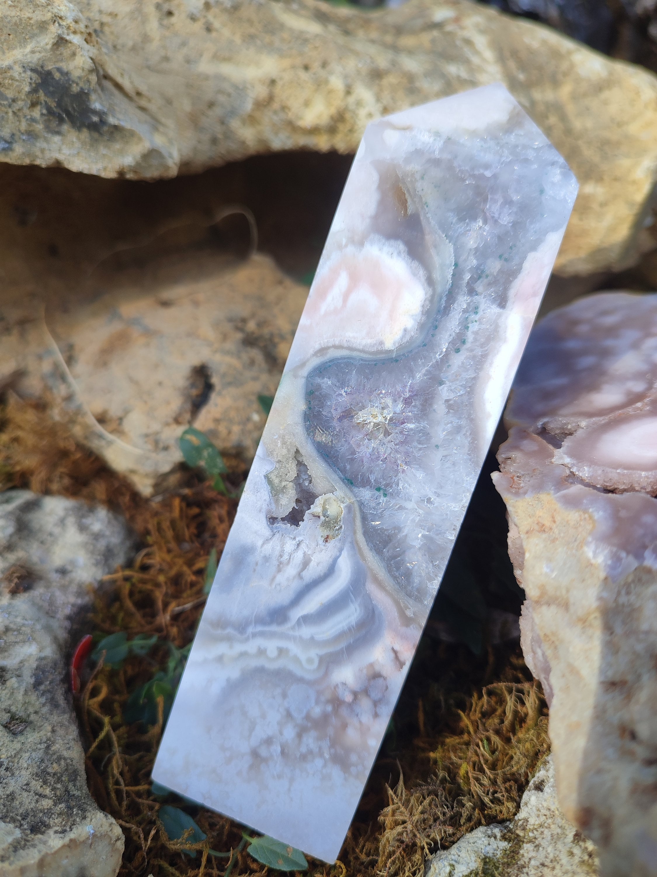 Obélisque d'Améthyste rose et d'Agate fleur