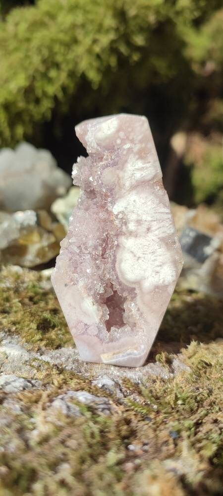 Forme libre d'Améthyste rose et d'Agate fleur