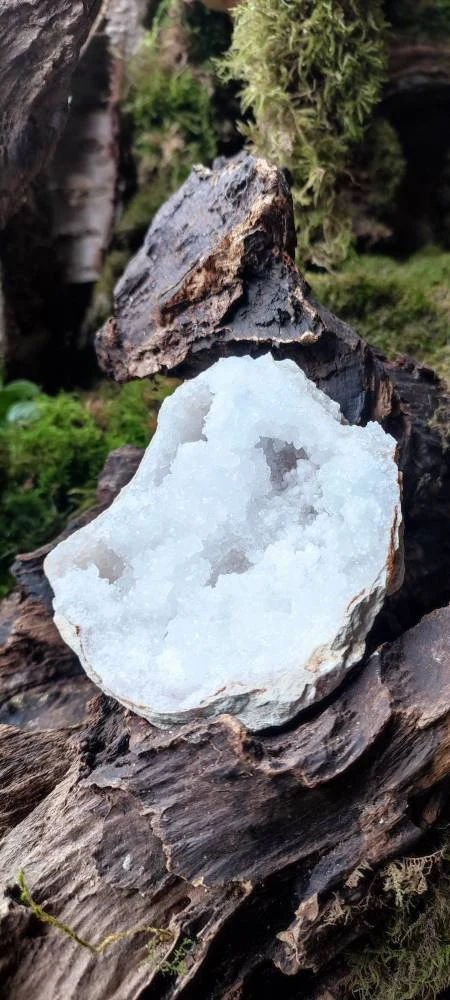 Géode entière Quartz blanc AAA