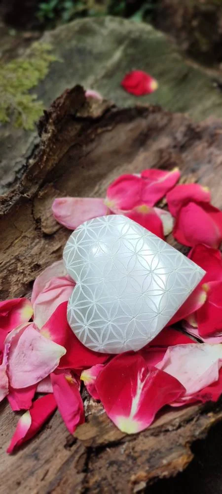Coeur de Sélénite Fleur de Vie