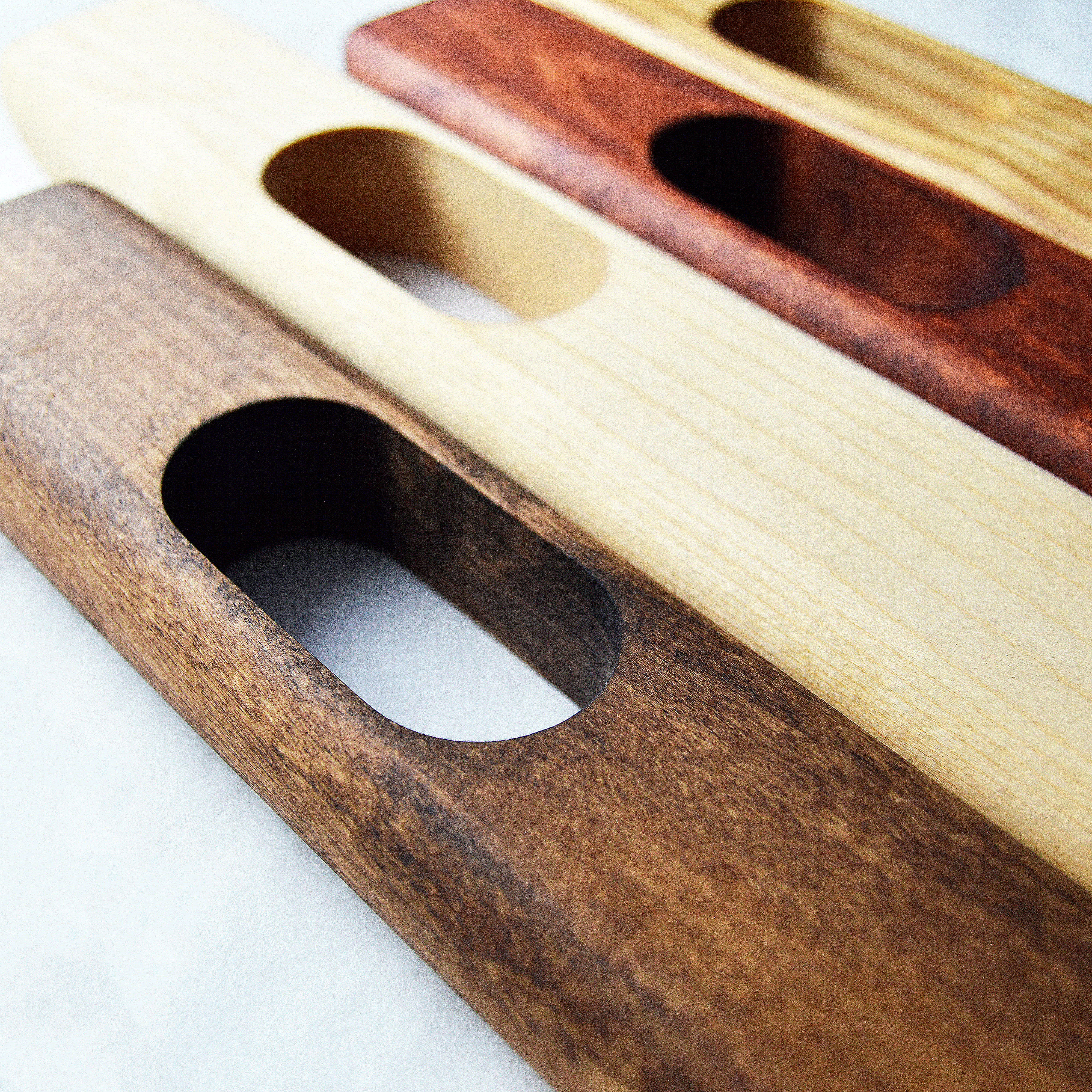 BALANSINIS Vyno butelio laikiklis (medinis)