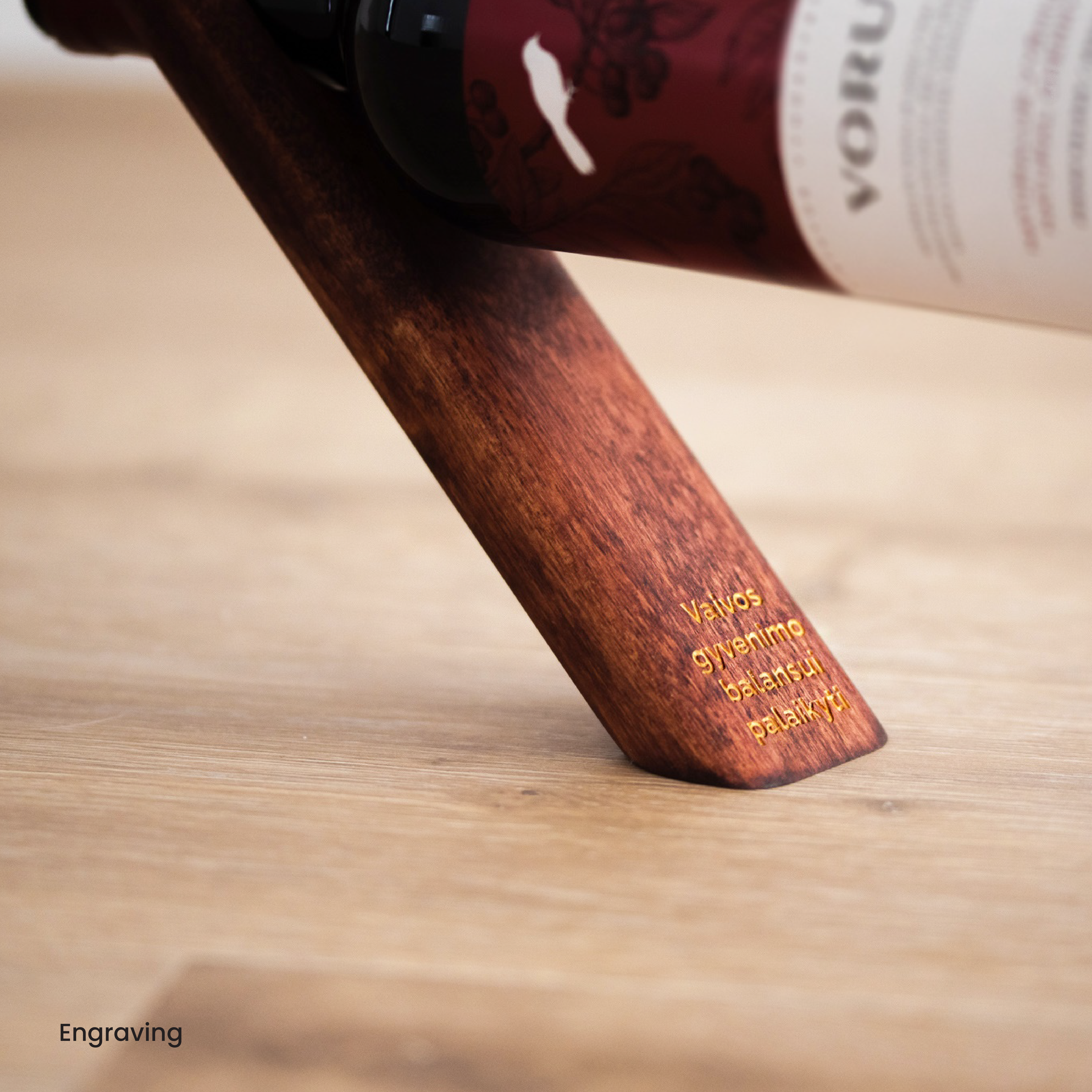 BALANSINIS Vyno butelio laikiklis (medinis)