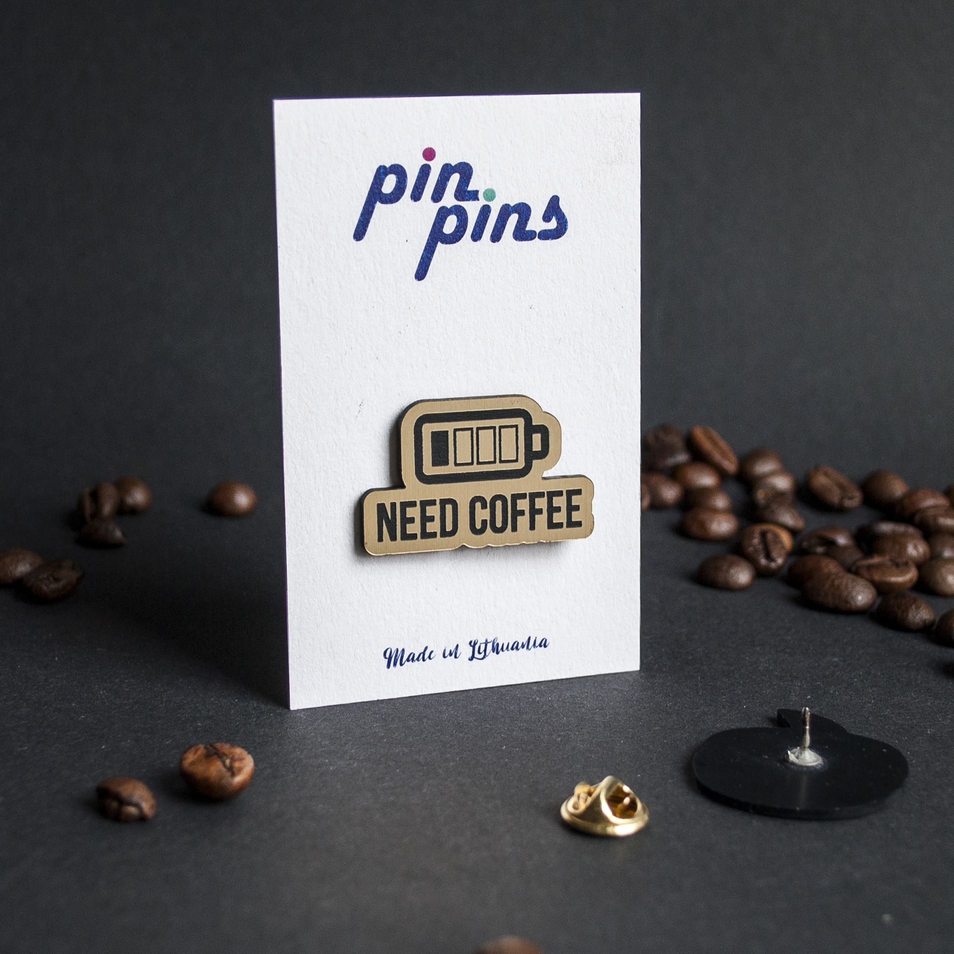 Need coffee įsegamas Pin ženkliukas sagė drabužio aksesuaras