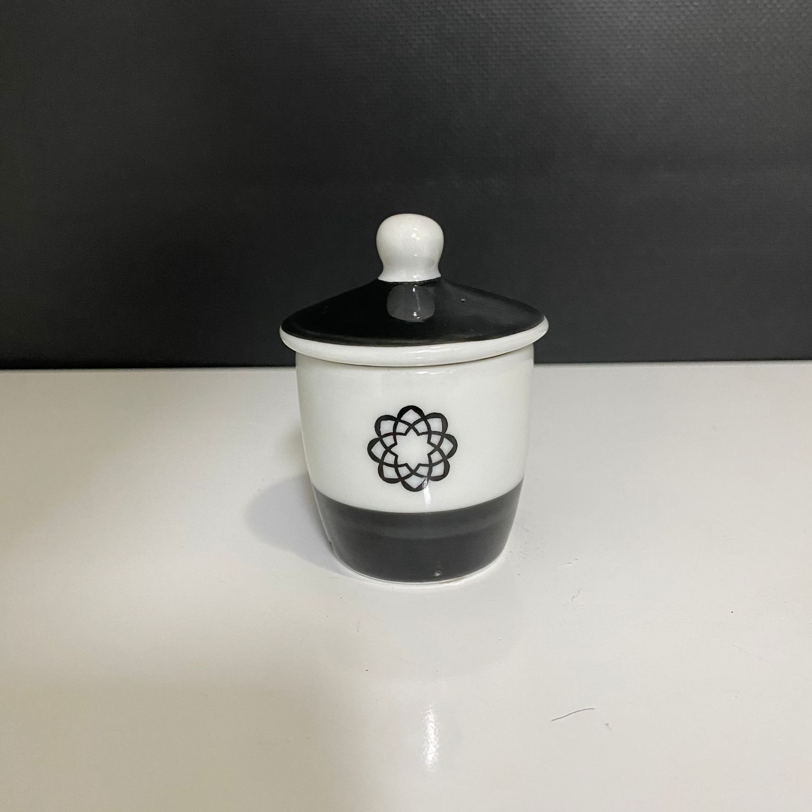 Copinho de Porcelana Médio - Preto/Branco