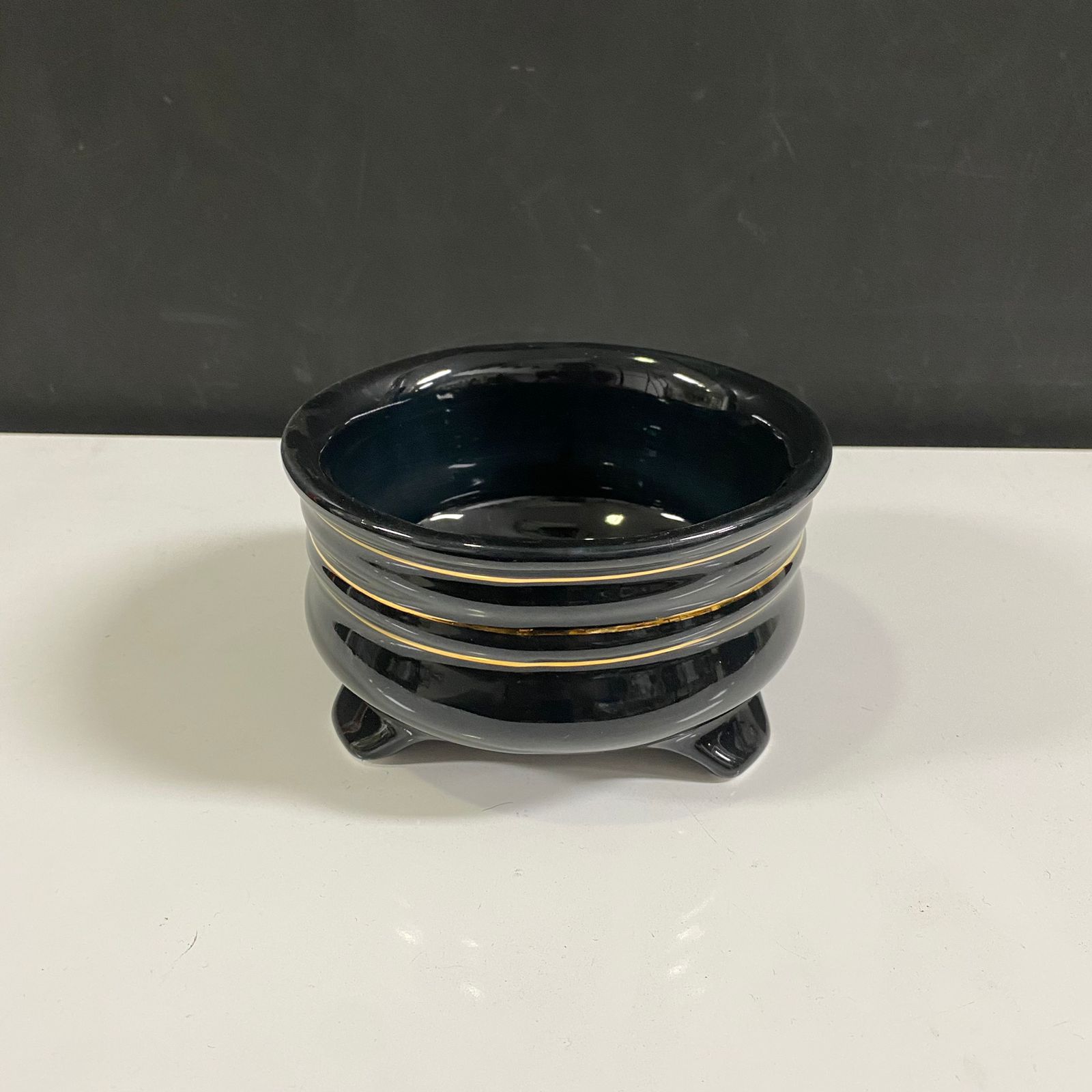Koro de porcelana Médio - Preto/Ouro