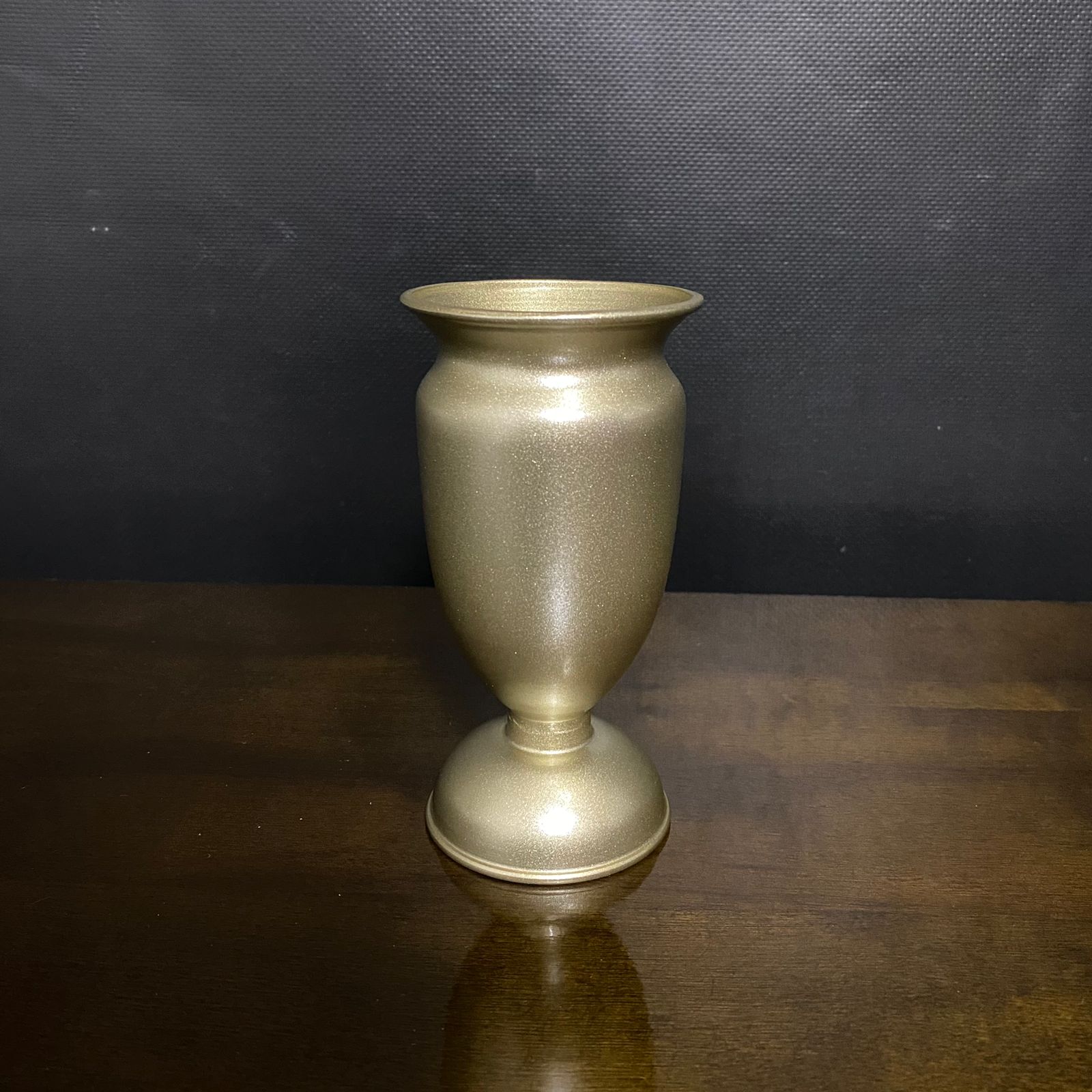 Vaso de Metal T90 - Dourado