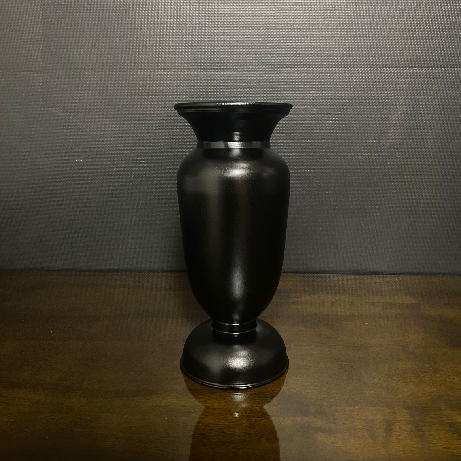 Vaso de Metal Cone - Preto