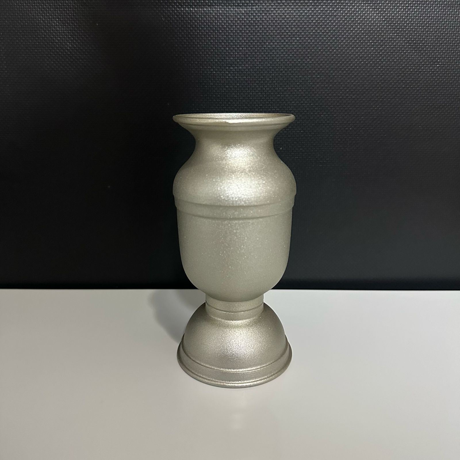 Vaso de Metal 01 - Dourado