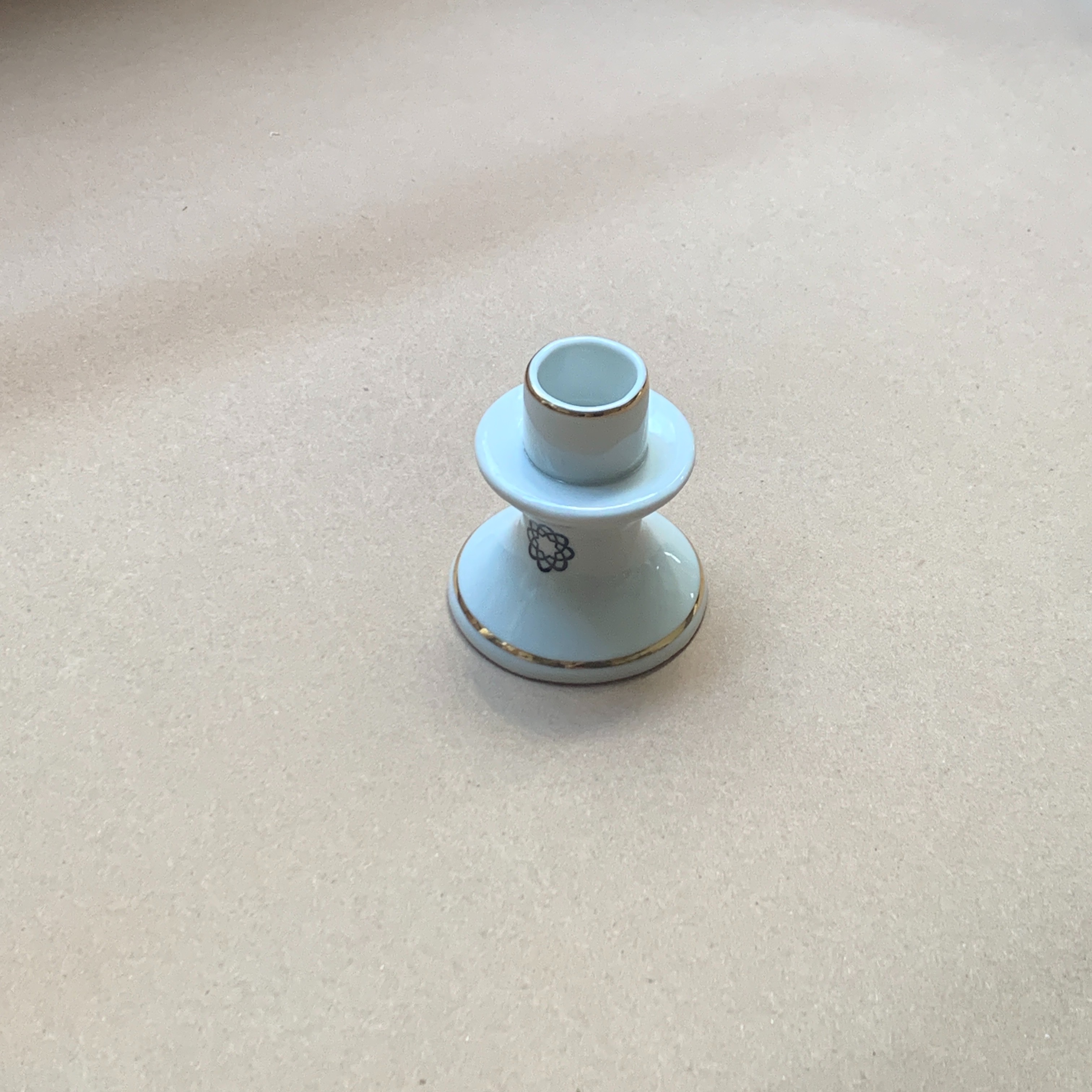 Castiçal de Porcelana Mini - Branco/Dourado